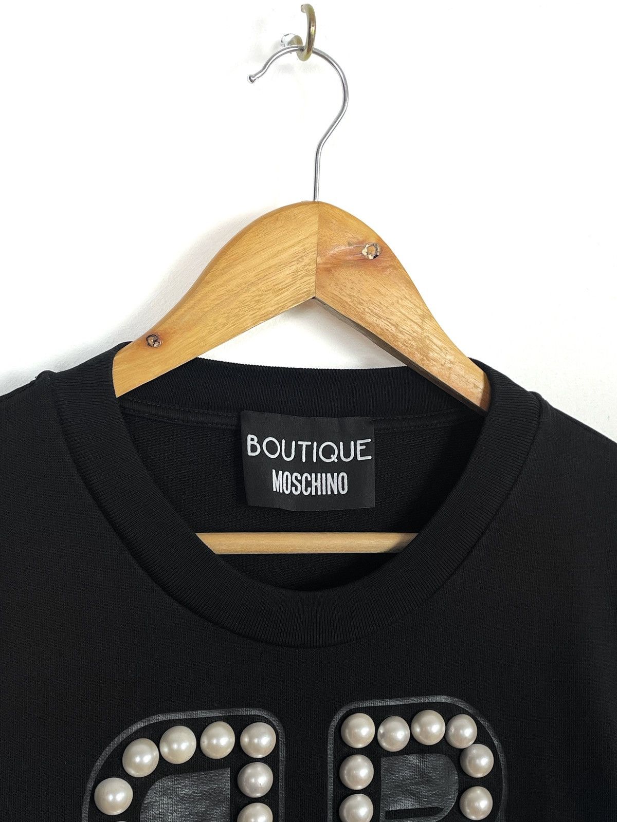 Boutique Moschino Moschino Kids Sweatshirt Big Logo with Pearl Embellishments Size XXS / US 00 / IT 34 - 3 Thumbnail