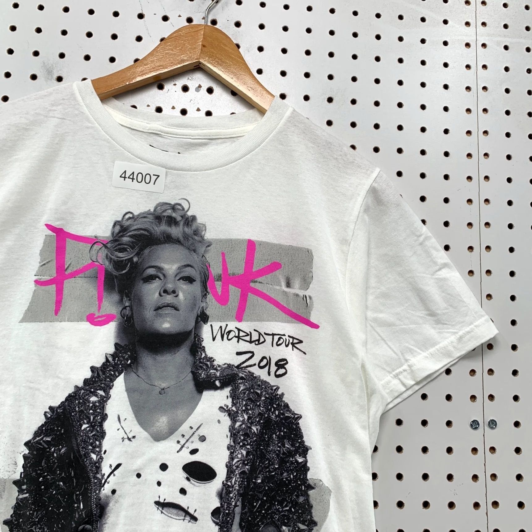 Pinko Pink Shirt Mens Medium White 2018 World Tour Beautiful Trauma Concert Band Music T-Shirt Size US M / EU 48-50 / 2 - 7 Thumbnail