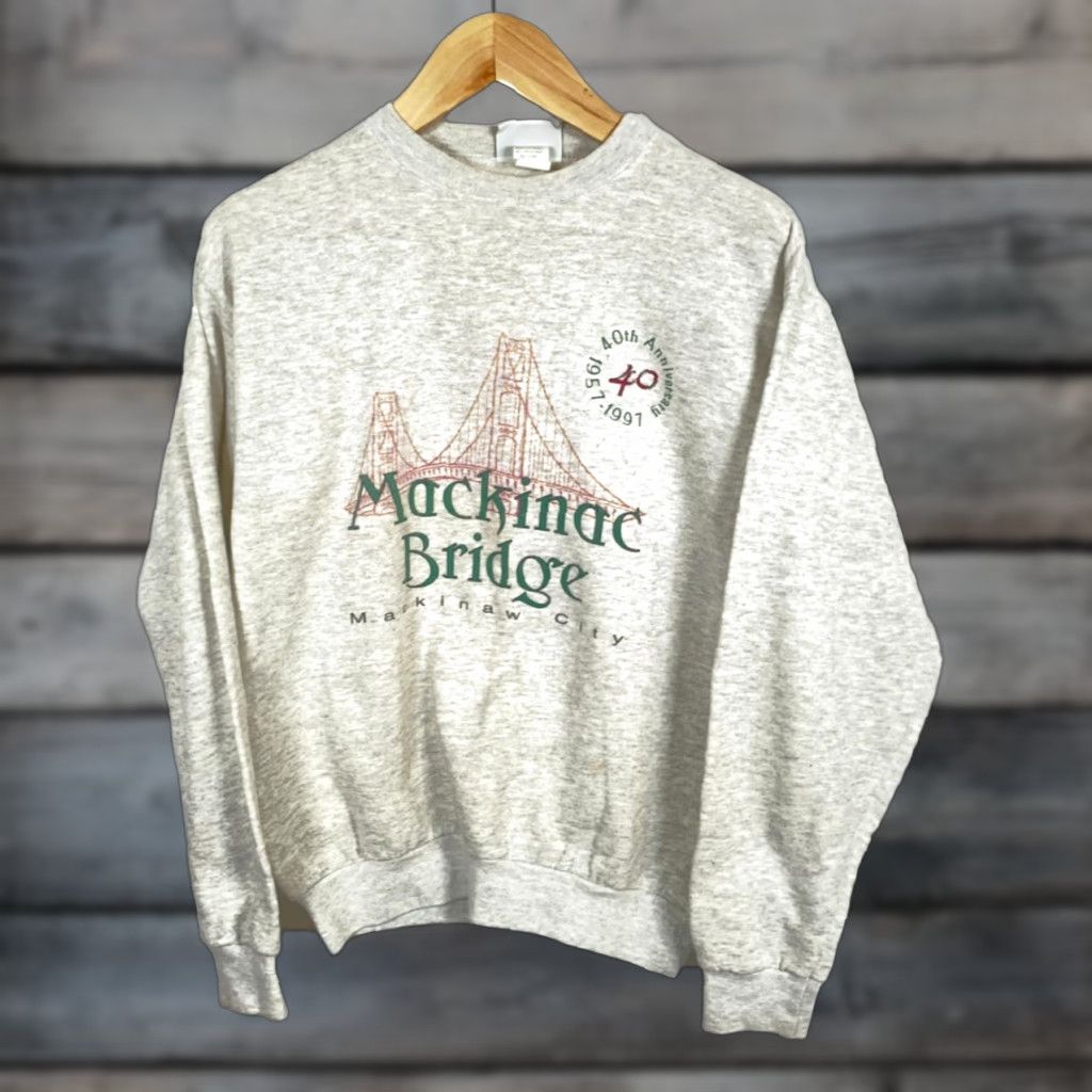 Vintage VINTAGE Mackinac Bridge Sweatshirt Women's Medium Heather Gray Artisans Tag 90s City Outdoor Retro Graphic Print Lightweight Pullover Sweatshirt Women Size M / US 6-8 / IT 42-44 - 1 Thumbnail