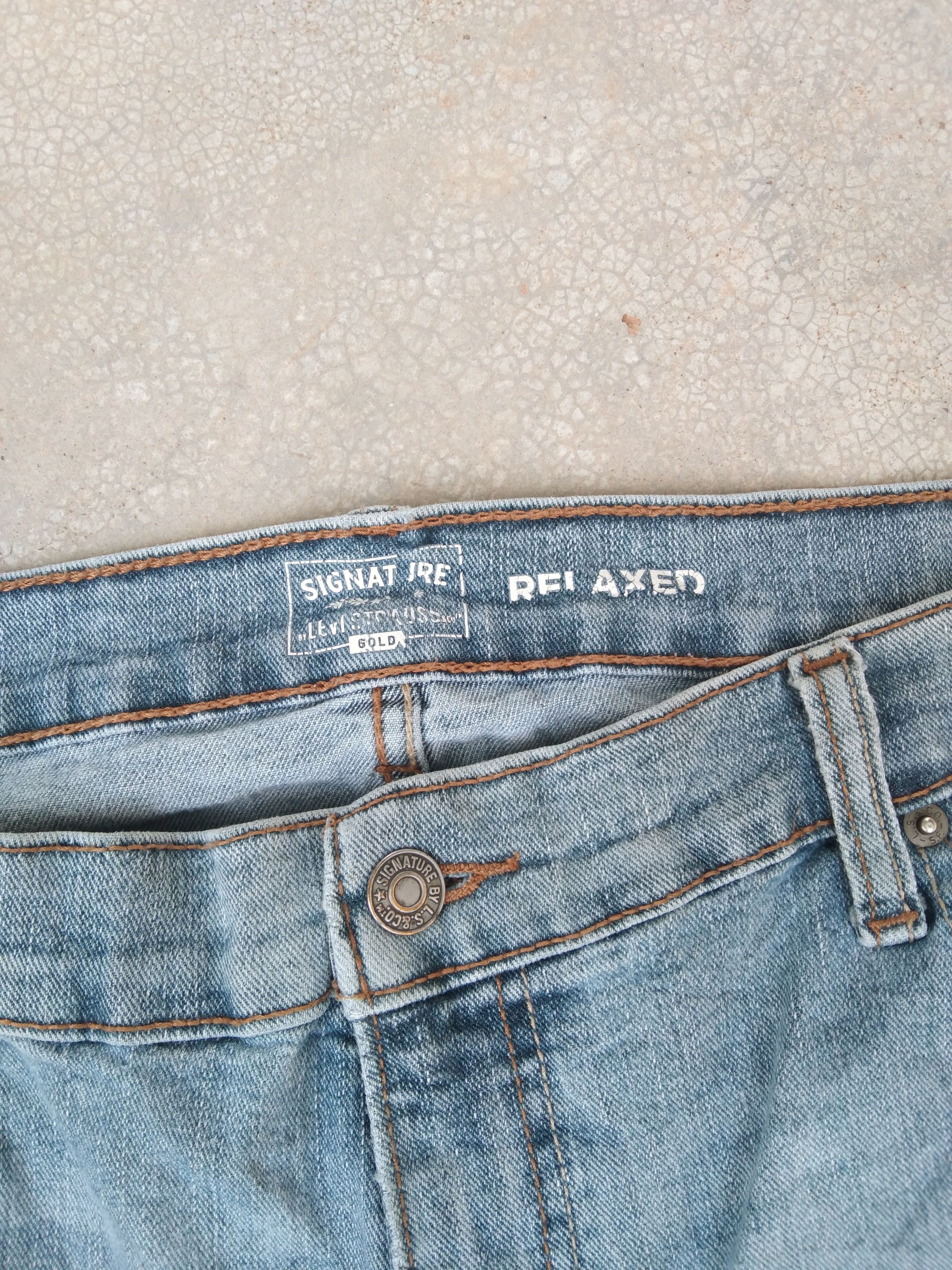 Levi's Vintage Levi's Signature Relaxed Distressed Jeans 36x32 Size US 36 / EU 52 - 5 Thumbnail