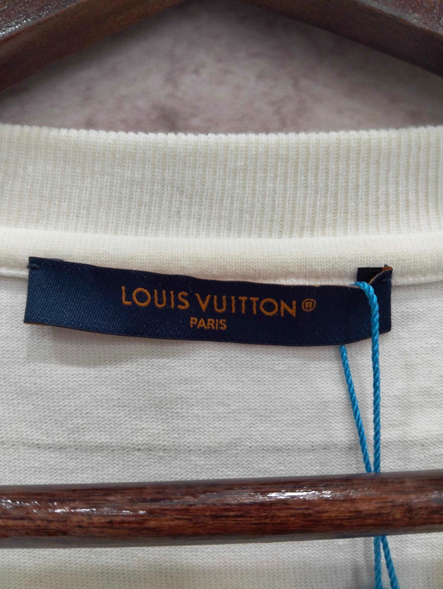 Louis Vuitton LV White Back Slogan Short-Sleeve Tee S Size US S / EU 44-46 / 1 - 4 Thumbnail