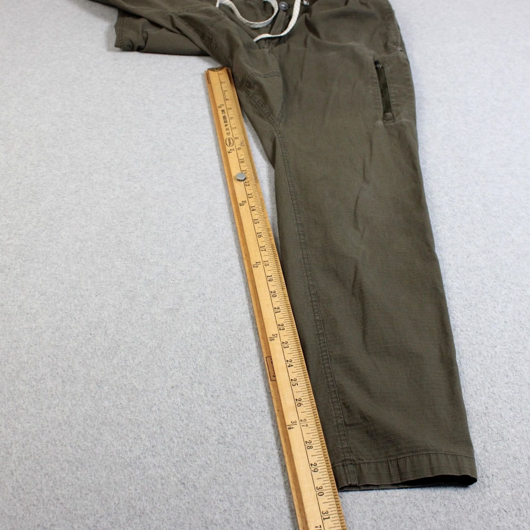 Vuori Vuori Ripstop Climber Pant Men 32x30 Olive Green Elastic Waist Pockets Zip Pocket Outdoor Hike Khakis Straight Leg Regular Mens Pants Size US 32 / EU 48 - 7 Thumbnail