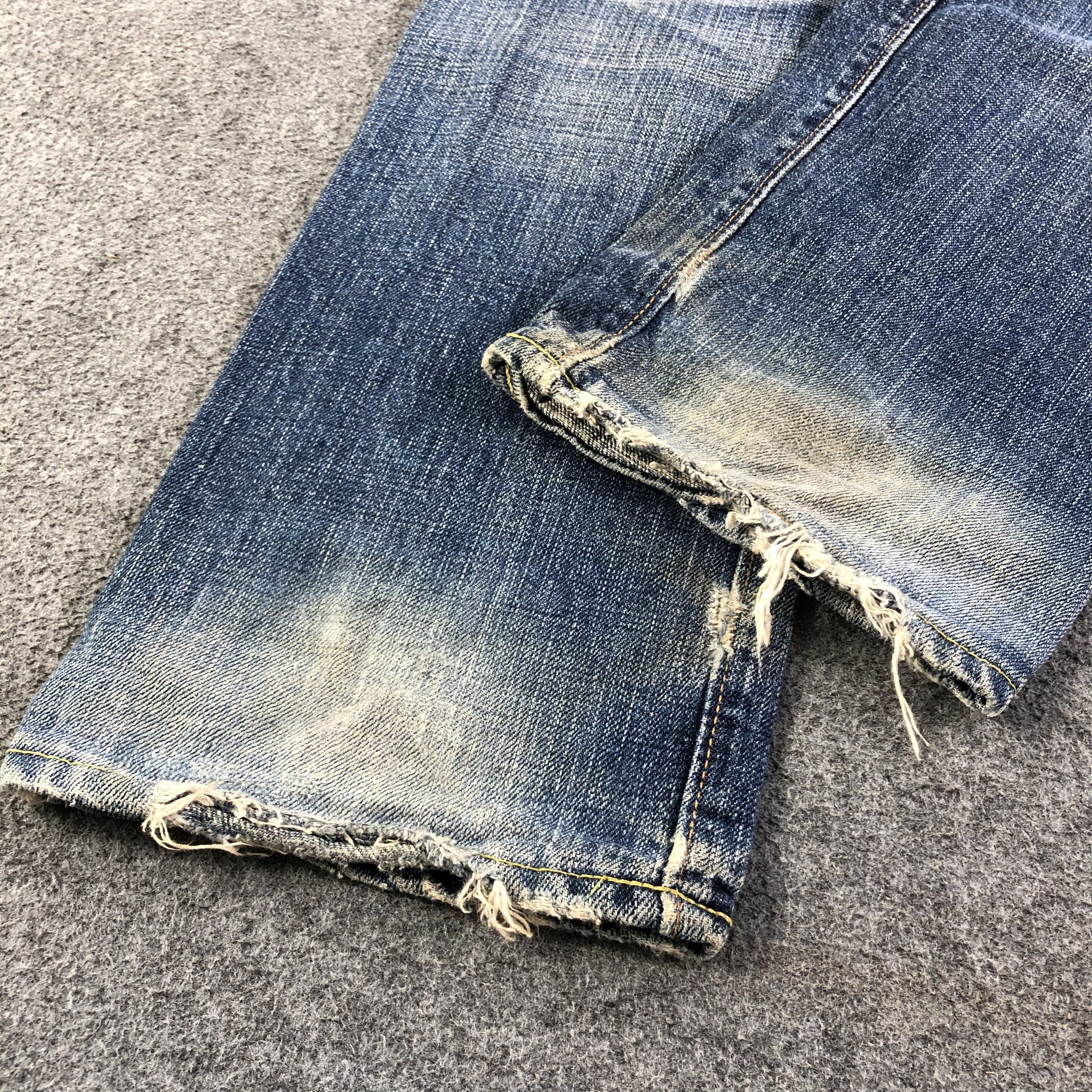 Levi's Vintage Blue Wash Levis 501 Jeans Distressed Denim -J2684 Size US 31 - 6 Thumbnail