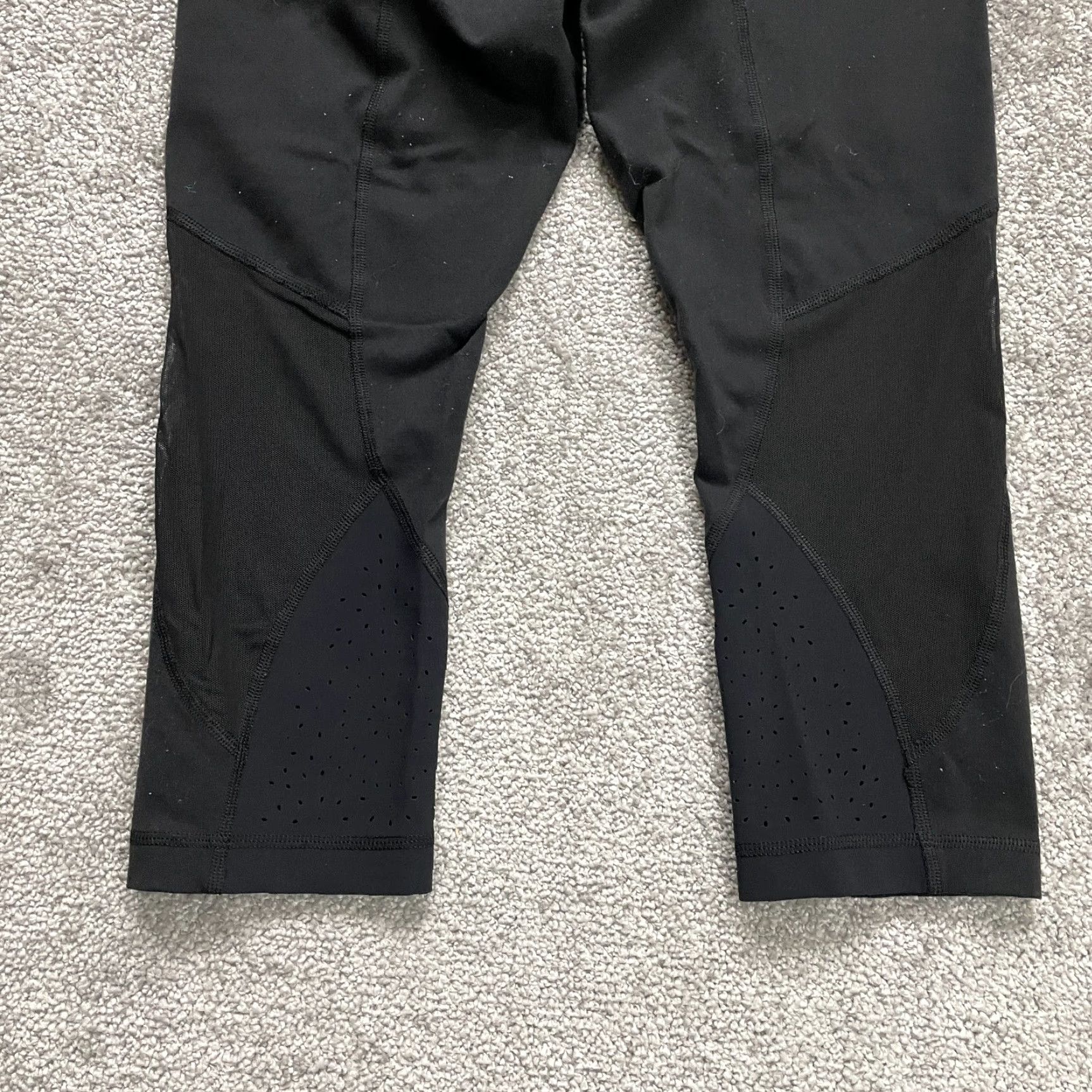 Lululemon LULULEMON Women’s Capri Leggings Size 6 Black Slim Stretch Yoga Activewear Size 28" / US 6 / IT 42 - 4 Thumbnail