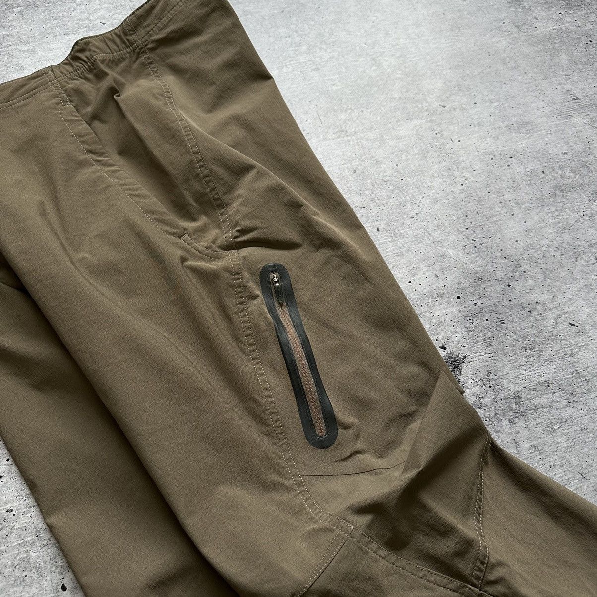 Vintage Mens Nike ACG Cargo Dri-Fit Pants Velvet Brown Size M Size US 32 / EU 48 - 6 Thumbnail