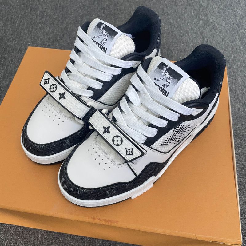 Louis Vuitton Trainer Low Top Sneakers in Black and White 0079