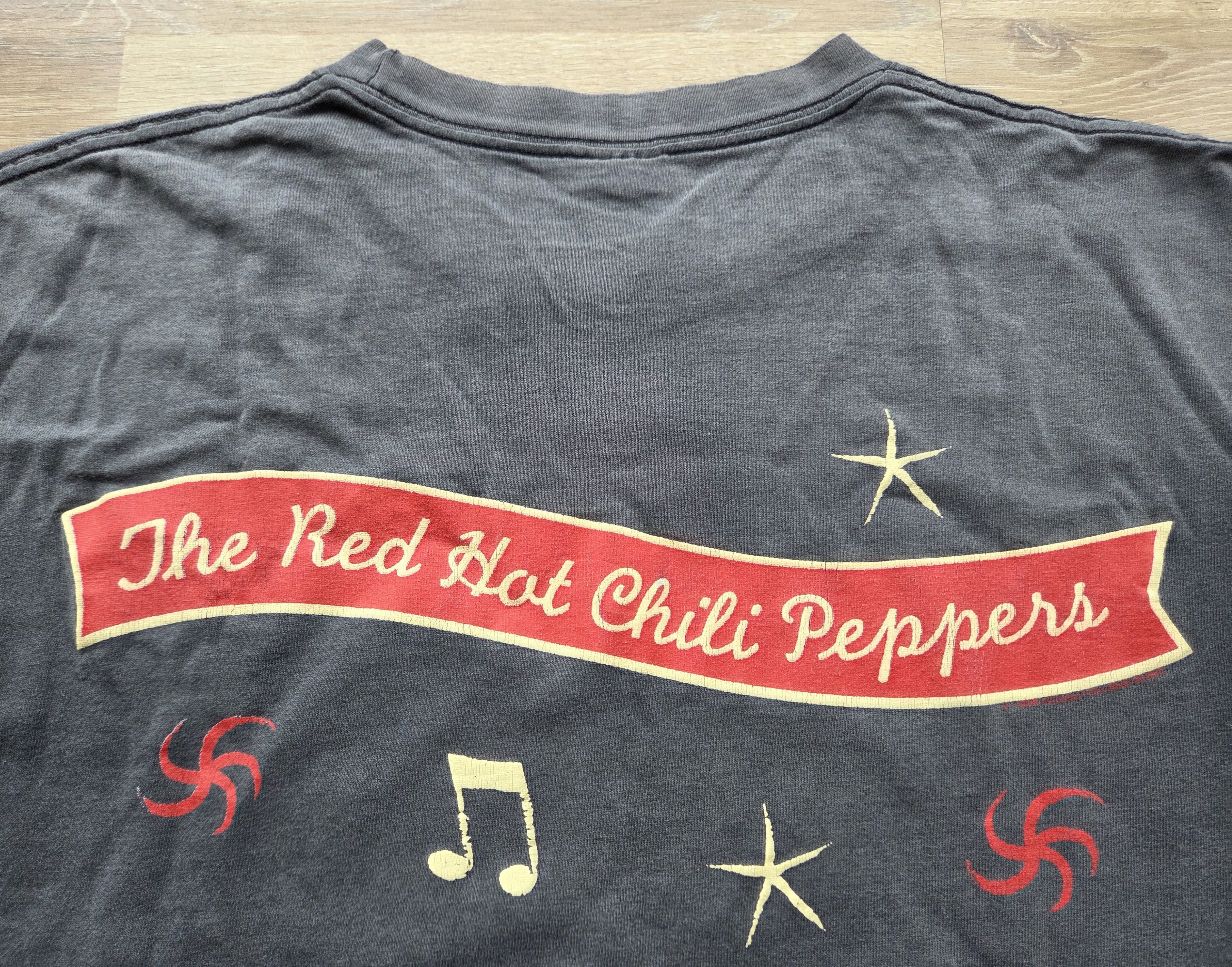 Band Tees Vintage OG 90s RHCP Red Hot Chili Peppers Band Giant T Shirt Size US L / EU 52-54 / 3 - 10 Thumbnail