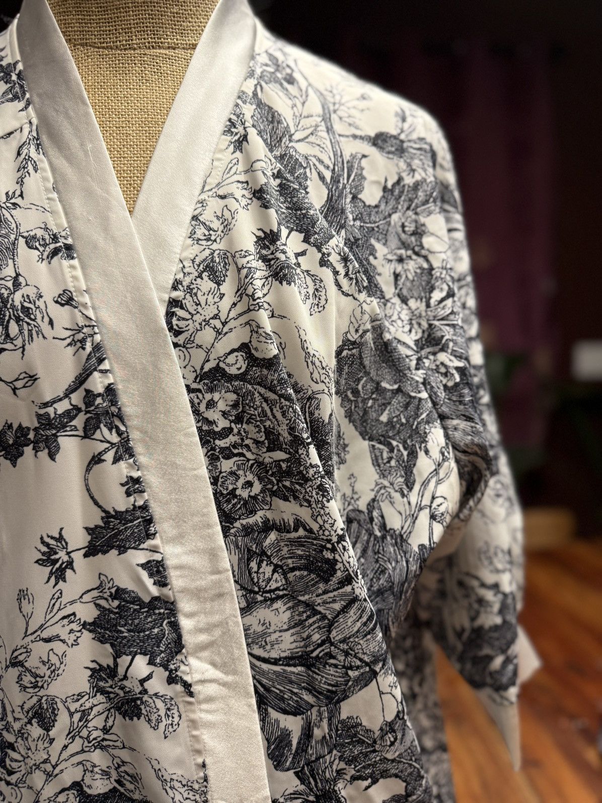 Other Vintage-Inspired Black & White Botanical Kimono Jacket Size M / US 6-8 / IT 42-44 - 4 Thumbnail