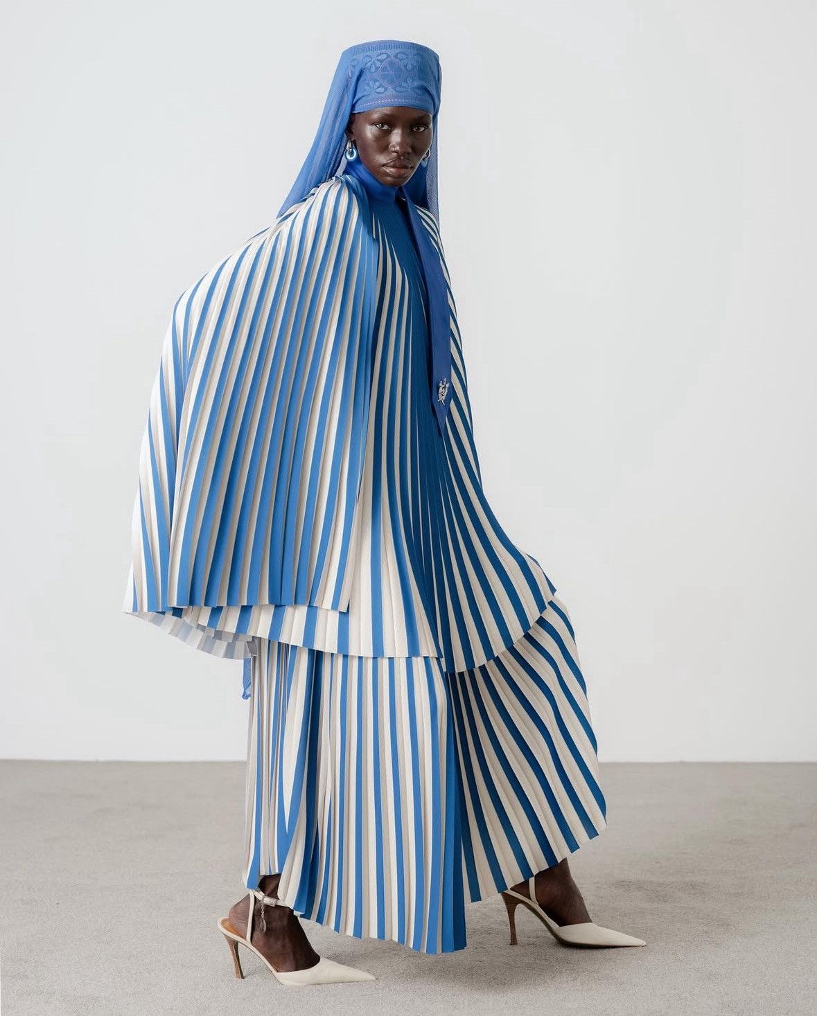 Thebe Magugu Thebe Magugu Pleated Woven Cape Size L / US 10 / IT 46 - 3 Thumbnail