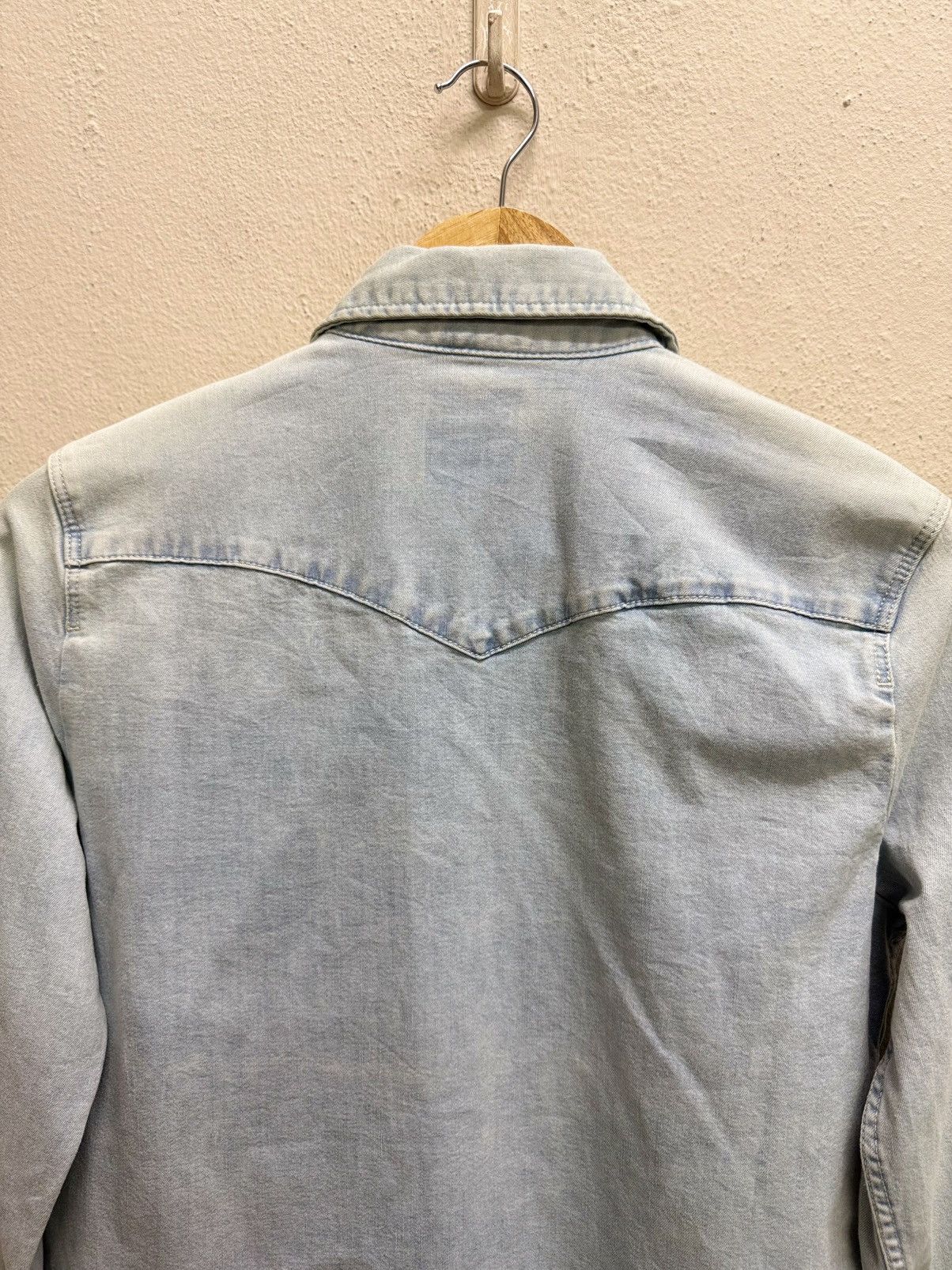 Levi's LEVI’S CLASSIC FIT SNAP BUTTON DENIM JEANS SHIRT Size XS / US 0-2 / IT 36-38 - 21 Thumbnail
