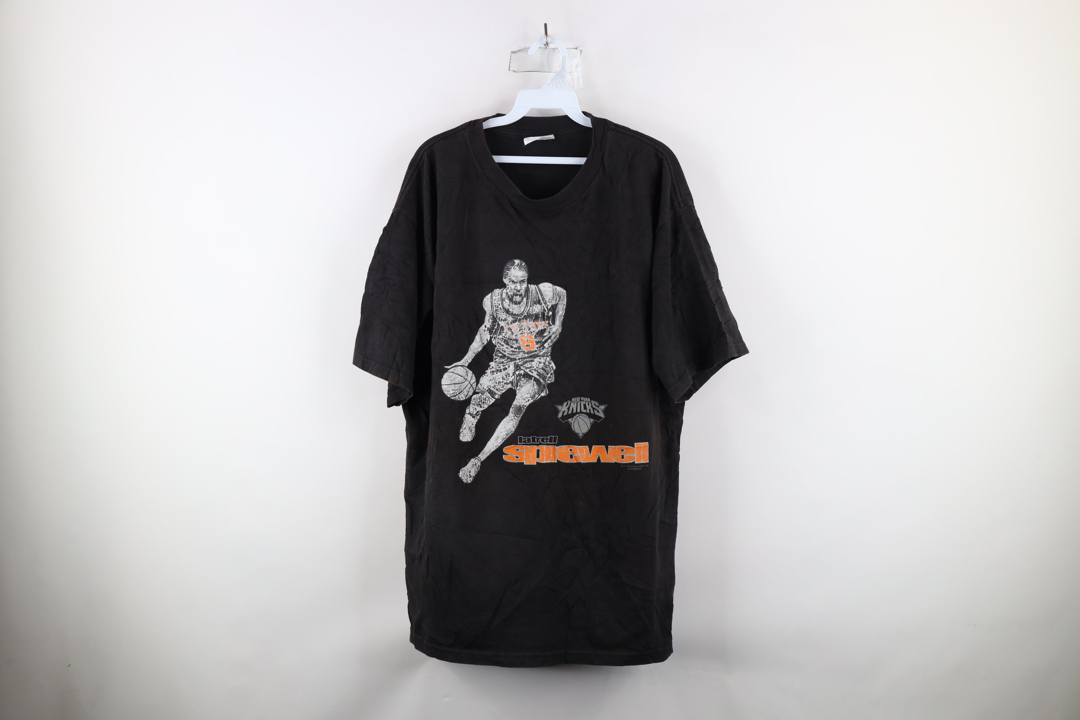 Vintage Vintage 90s Latrell Sprewell New York Knicks T-Shirt Size US XL / EU 56 / 4 - 1 Thumbnail