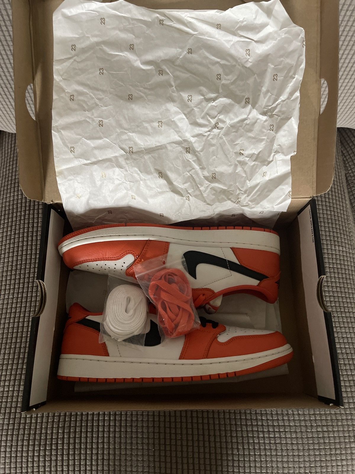 Jordan Brand Jordan 1 low starfish Size US 10.5 / EU 43-44 - 6 Thumbnail