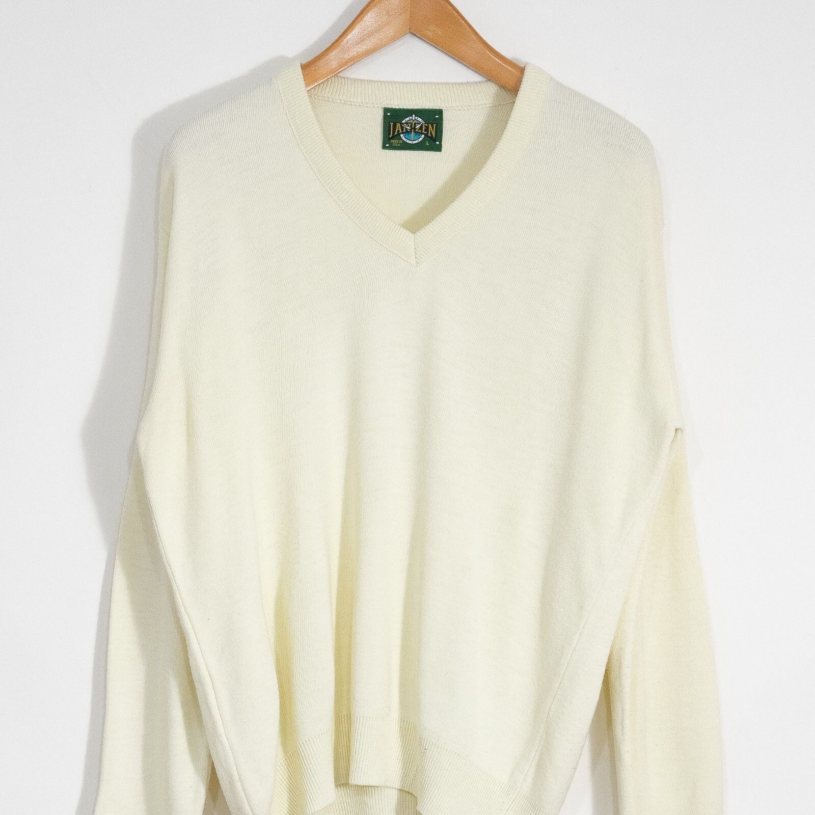 Jantzen × Vintage Vintage Jantzen Acrylic VNeck Sweater Mens Large Lightweight Size US L / EU 52-54 / 3 - 2 Thumbnail