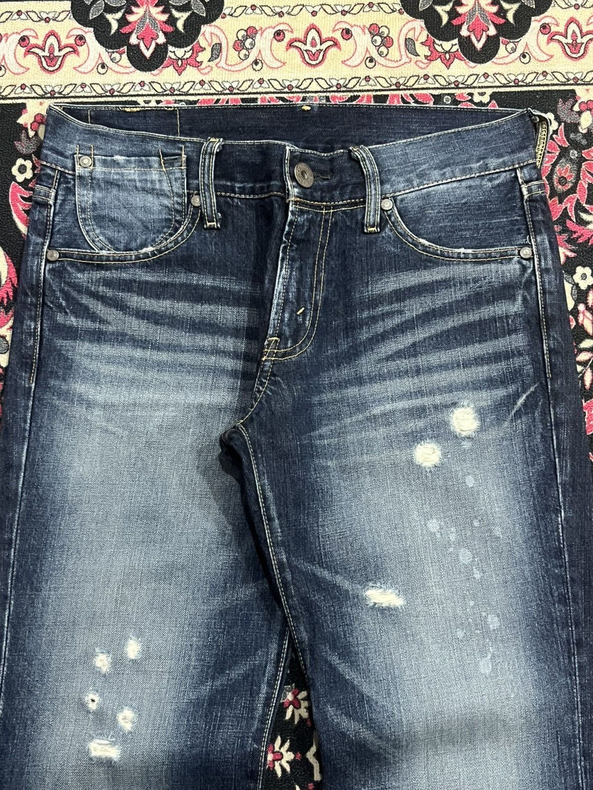 Levi's × Vetements Vintage Levi’s Dark Blue Faded Washed Distress Tapered Jeans Size US 28 / EU 44 - 4 Thumbnail