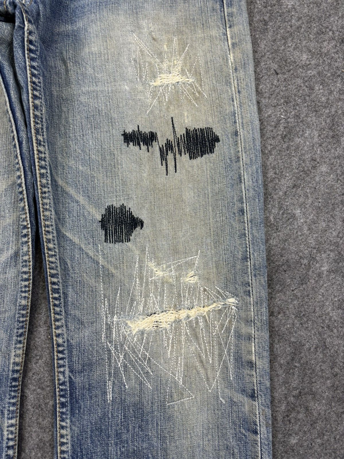Levi's 💥Thrashed💥Vintage Levis 501 Crazy Rework Denim F823 Size US 28 / EU 44 - 5 Thumbnail