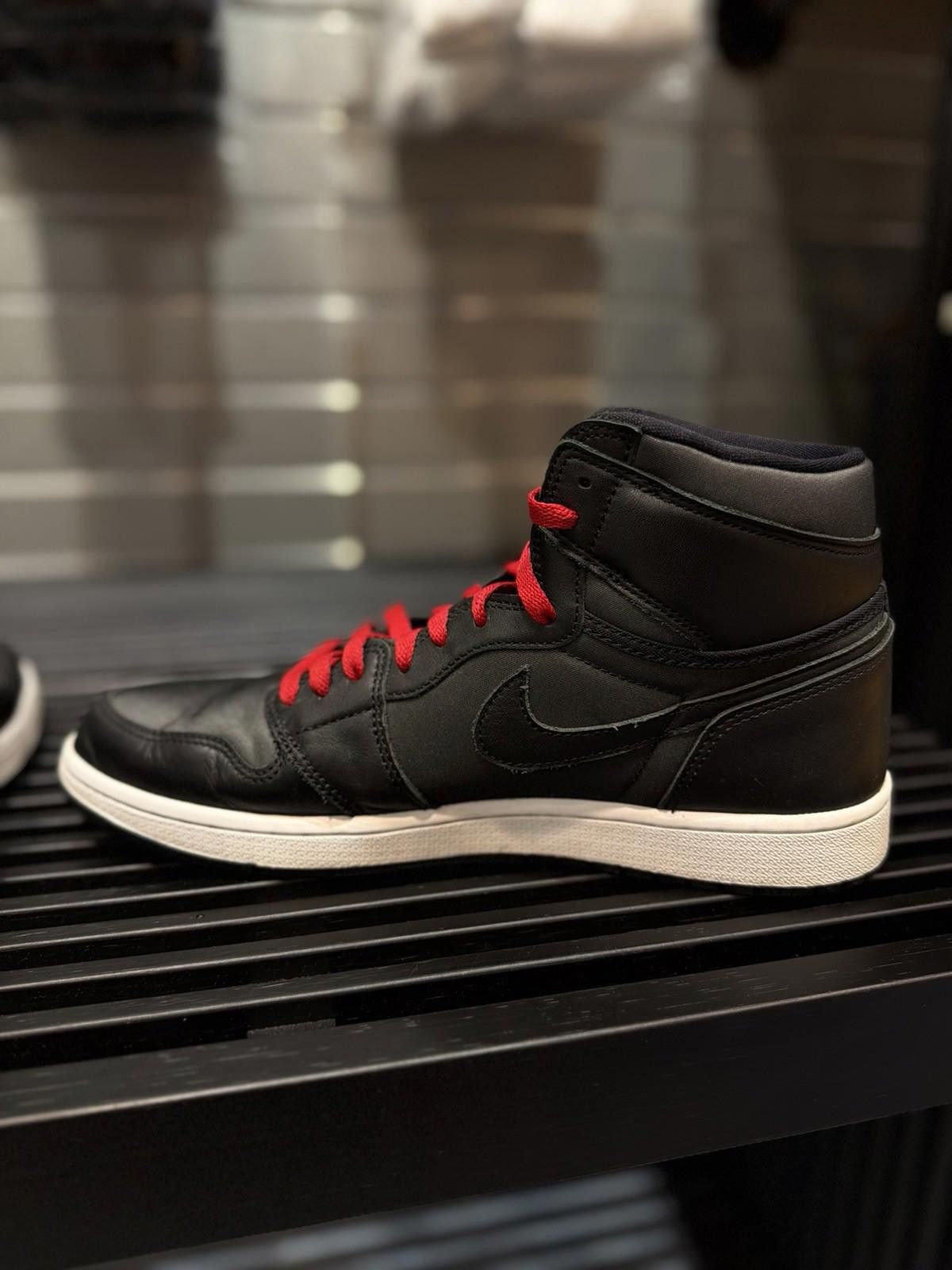 Jordan Brand Air Jordan 1 Retro OG High Black Gym Red 2020 Men's Size 12 Size US 12 / EU 45 - 8 Thumbnail