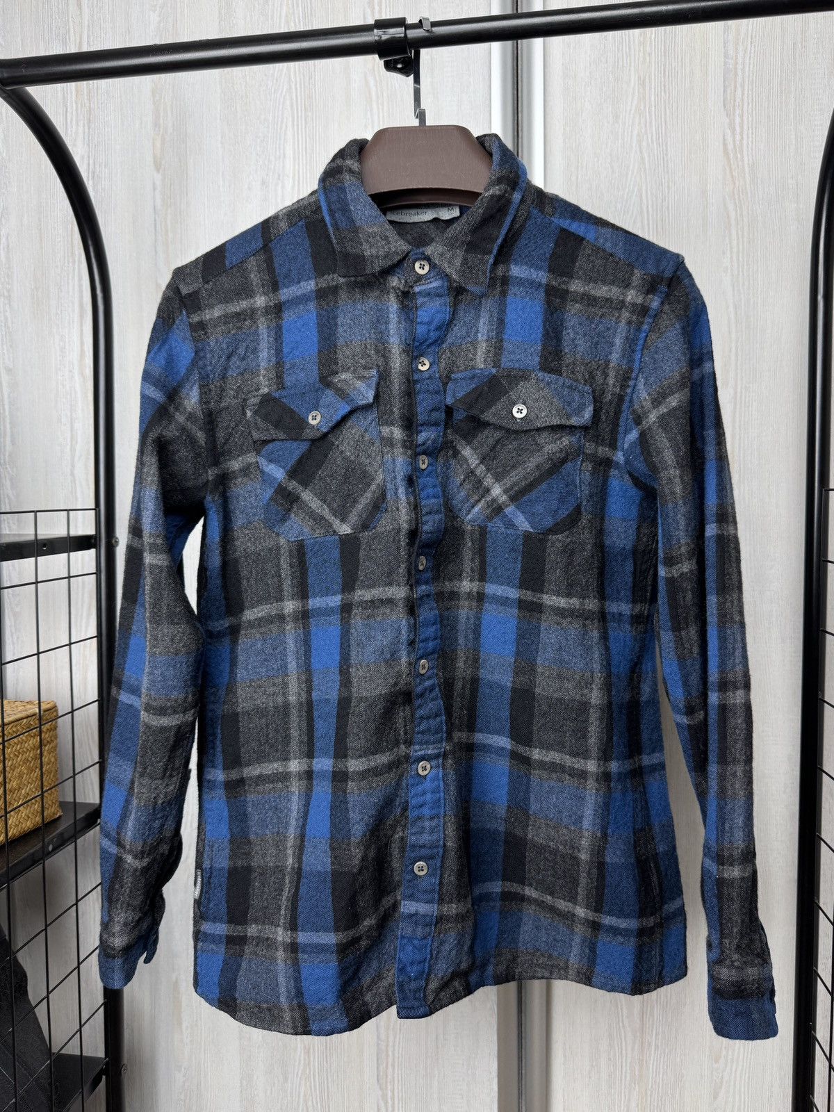Icebreaker Icebreaker blue checkered flannel outdoor long sleeve shirt Size US M / EU 48-50 / 2 - 1 Thumbnail