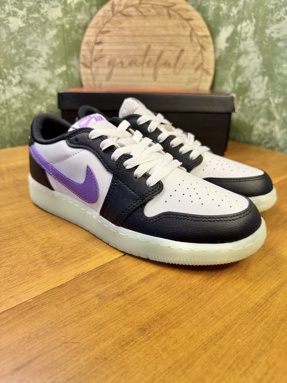 Nike New Nike Air Jordan 1 Retro Low OG HF0410-001 6Y Size US 6 / EU 39 - 7 Thumbnail
