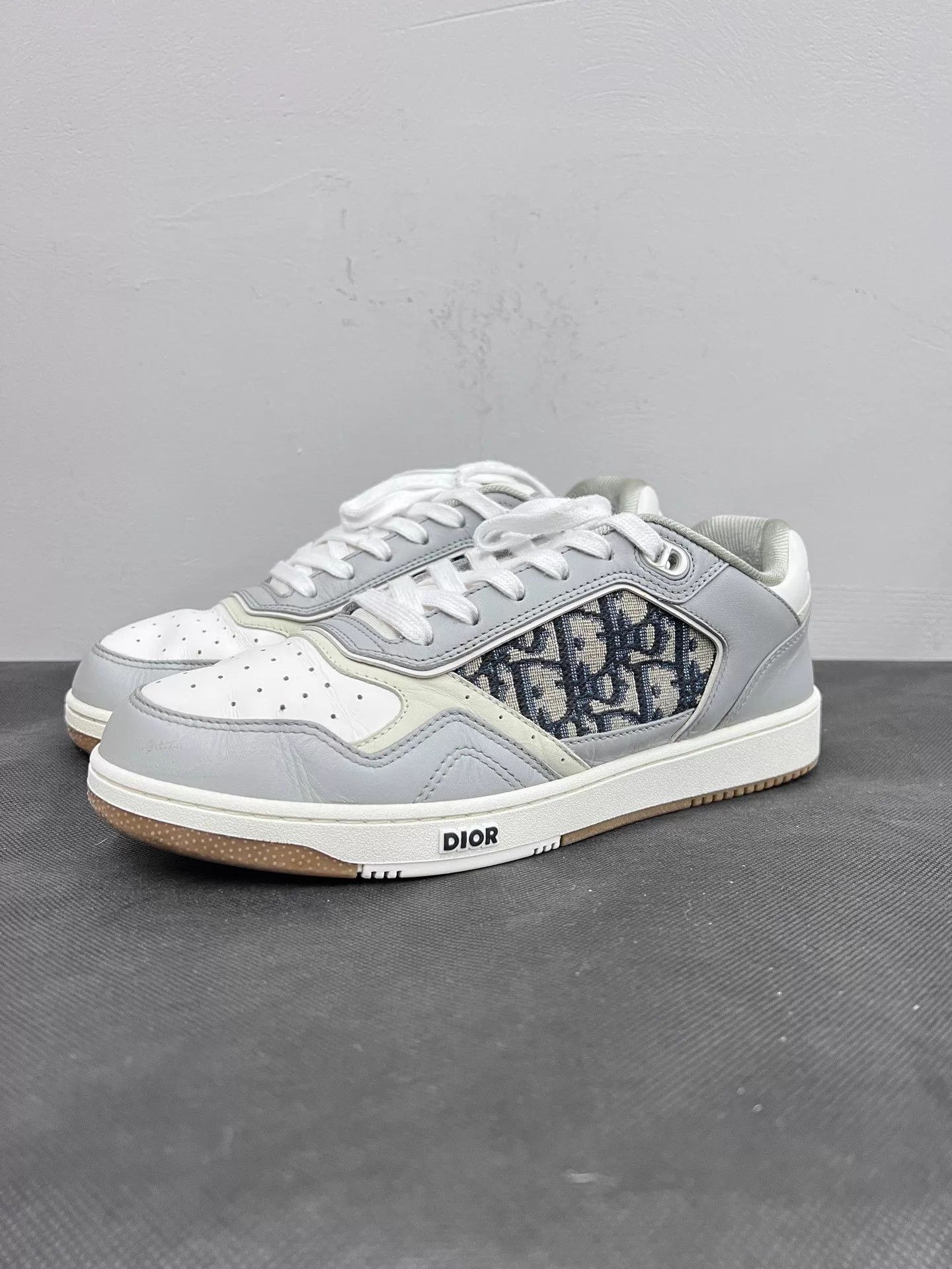 Dior Dior B27 Low White/Gray Logo Sneakers 41 Size US 8 / EU 41 - 1 Thumbnail