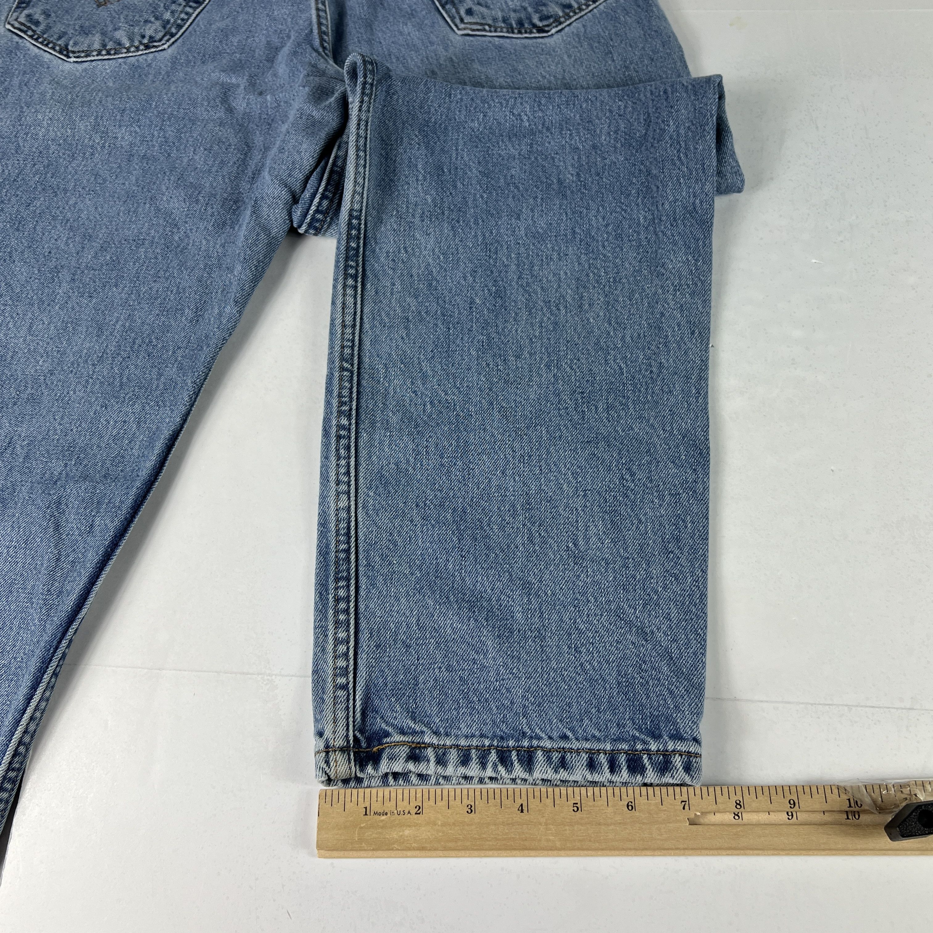 Levi's × Vintage Y2K Levi's Jeans 550 Relaxed Blue Faded Cotton Denim Size US 33 - 17 Thumbnail