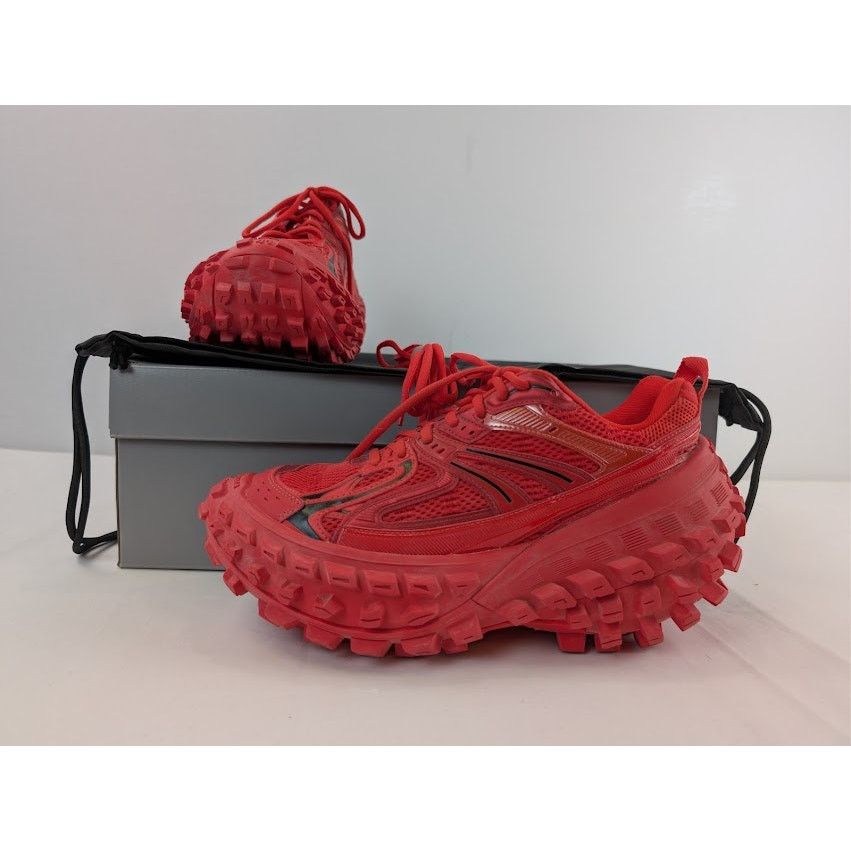 Balenciaga o1rshd1 Bouncer / Defender Sneaker in Red / Black Size US 8 / EU 41 - 19 Thumbnail