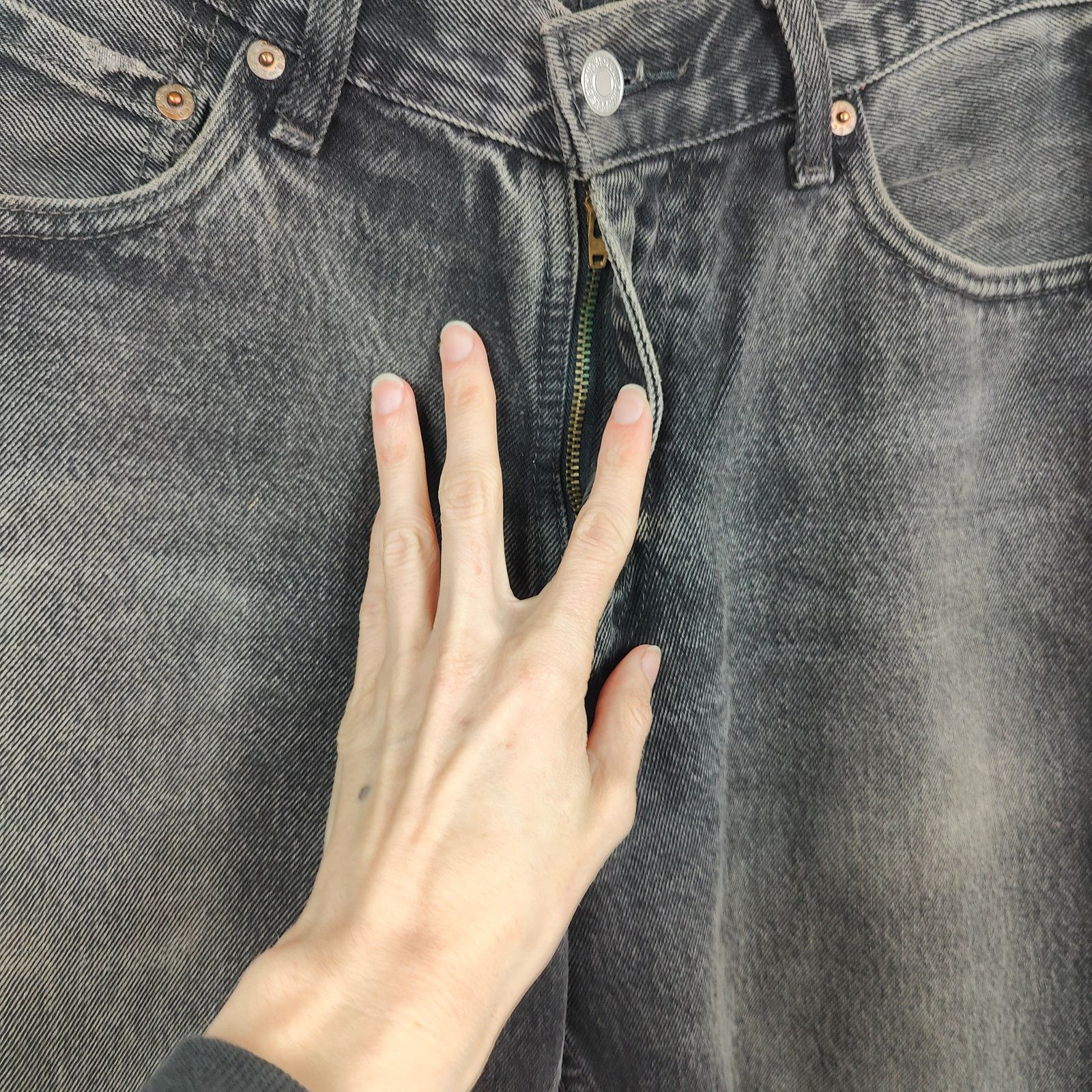 Levi's Vintage Levi's 550 Jeans Mens 30x30 Relaxed Fit Y2K Charcoal Size US 30 / EU 46 - 3 Thumbnail