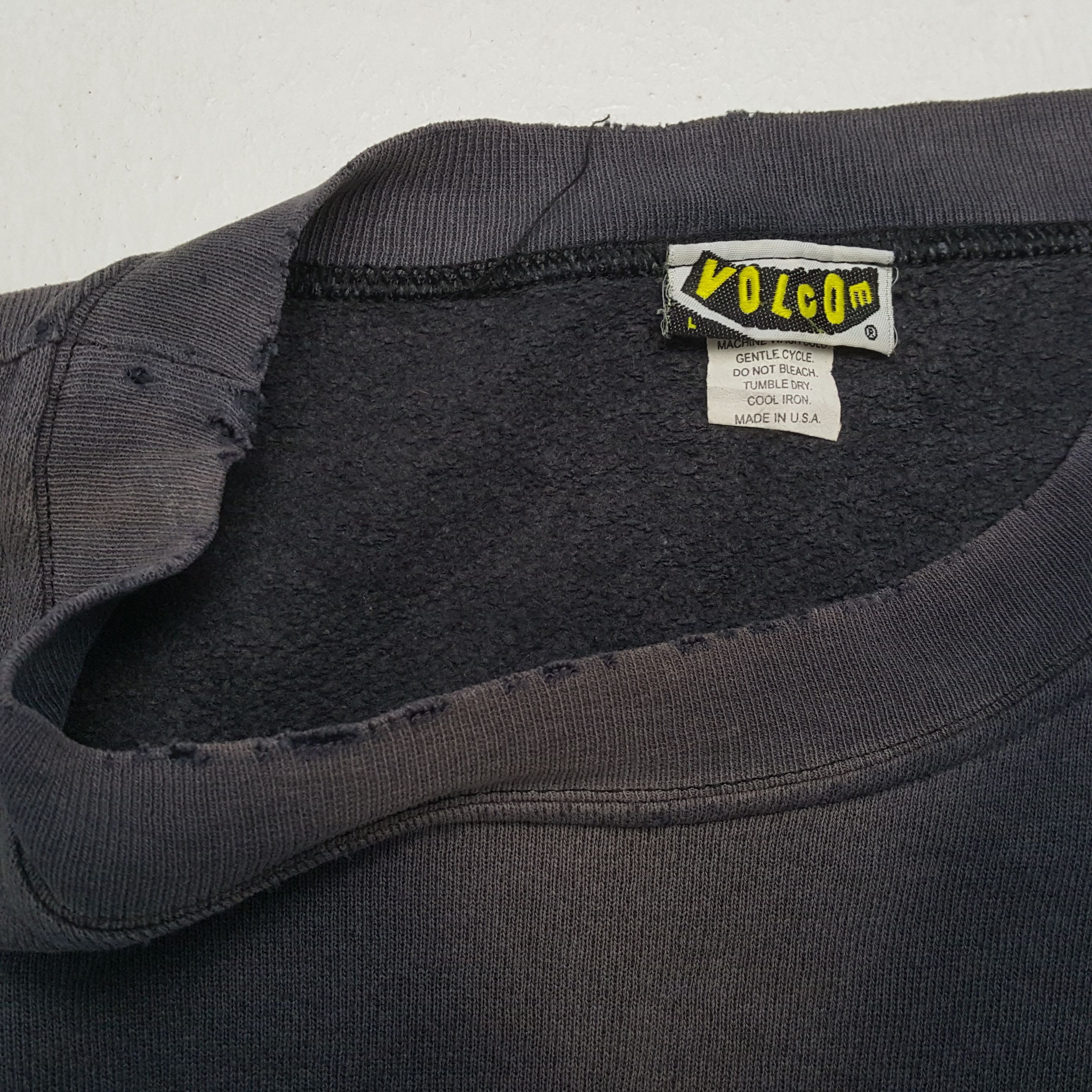 Vintage × Volcom Vintage VOLCOM Skateboard Streetwear Distressed Sweatshirts Size US XL / EU 56 / 4 - 12 Thumbnail