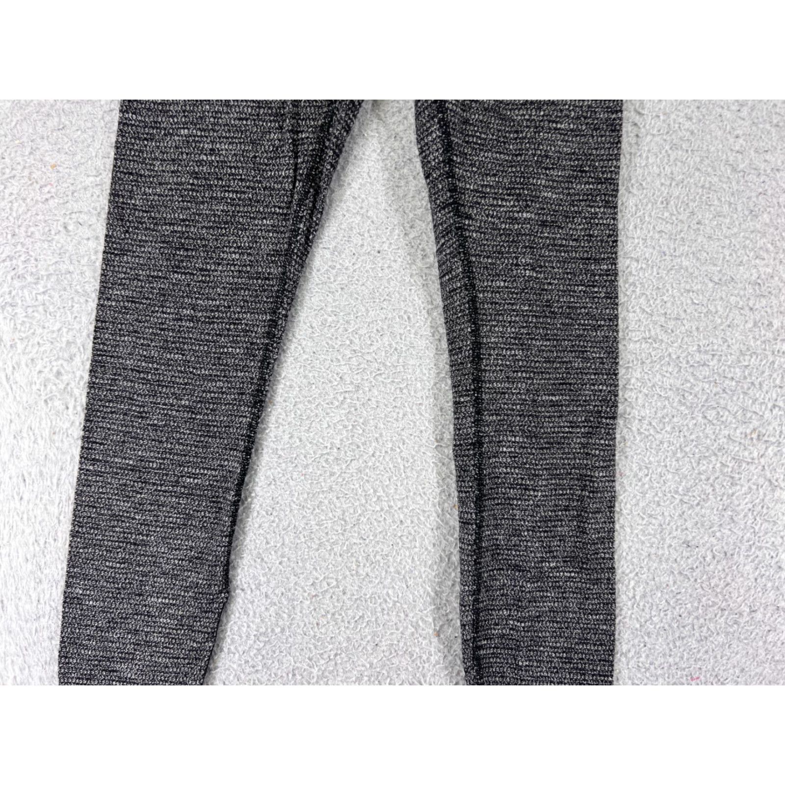 Lululemon Lululemon Gym Yoga Leggings Women's 6 Gray Cropped Skinny Pockets Zip Pocket Legging 27 in Inseam Size 28" / US 6 / IT 42 - 5 Thumbnail