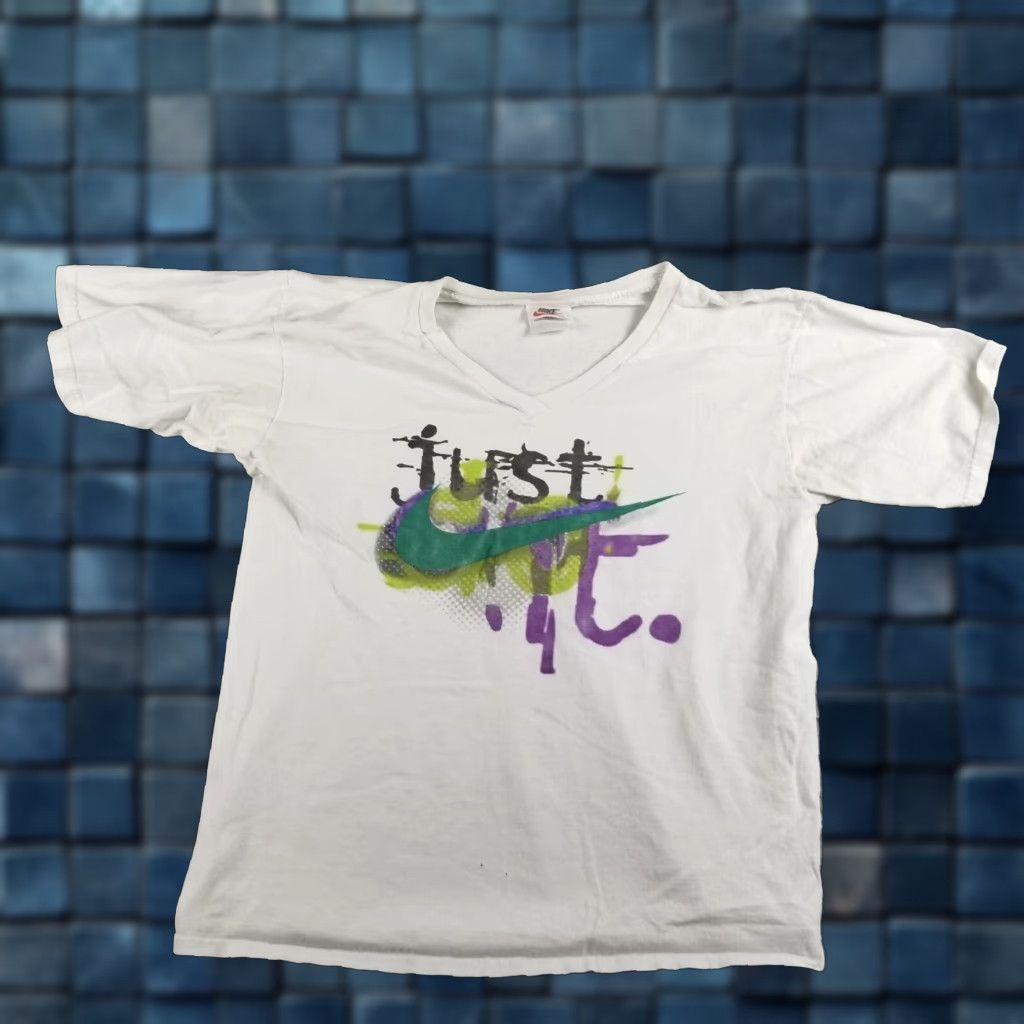 Nike Nike Mens Medium Shirt Vintage V Neck Art Graffiti Size US M / EU 48-50 / 2 - 1 Thumbnail