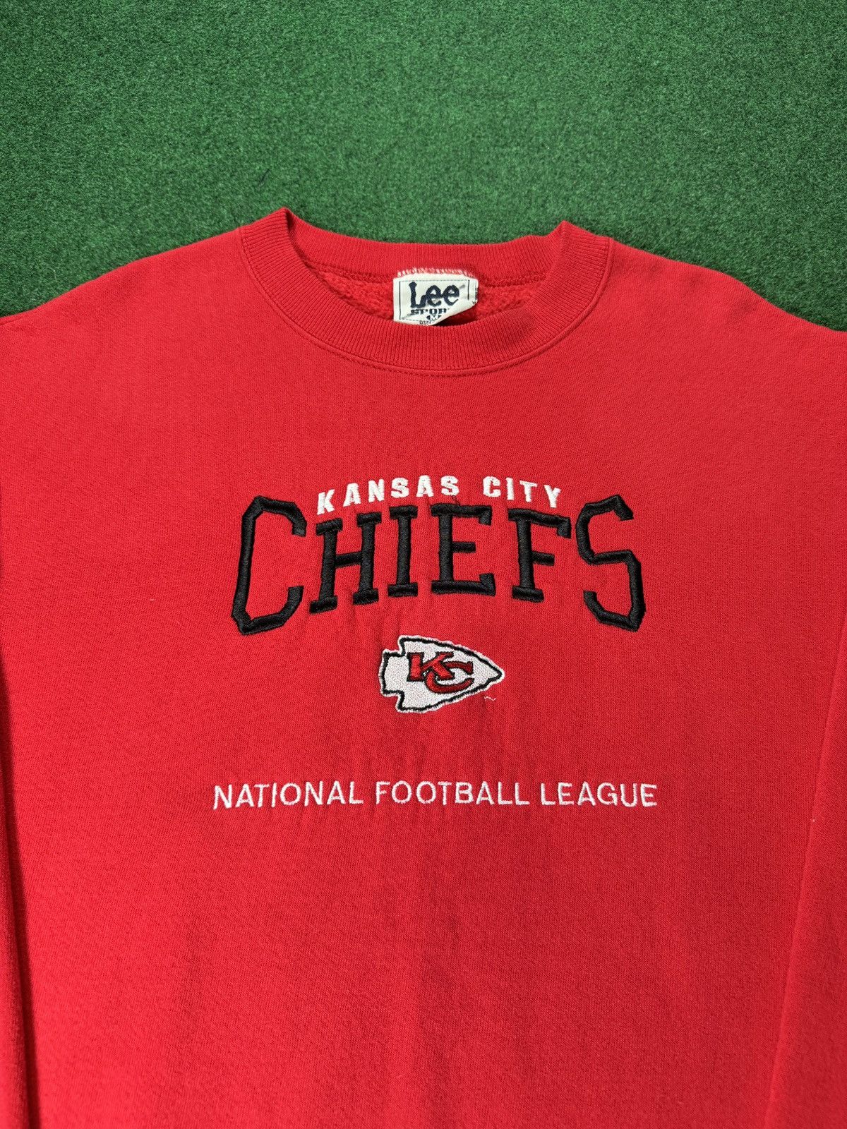 Lee × NFL × Starter Vintage 90s Kansas City Chiefs Taylor Swift Kelce Sweatshirt Size US M / EU 48-50 / 2 - 2 Thumbnail