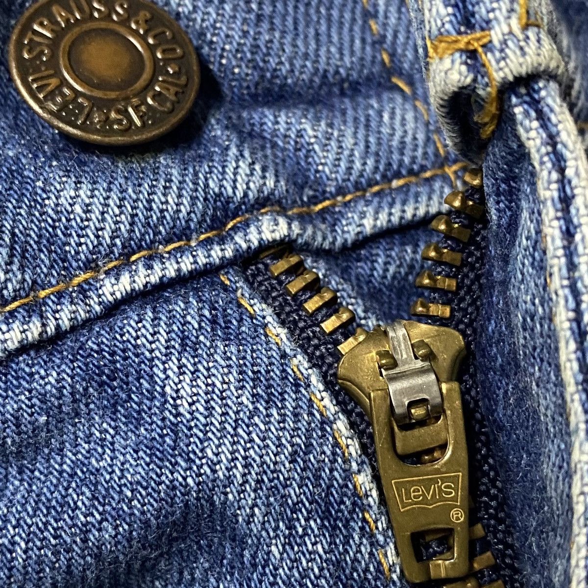 Levi's Vintage Clothing Vintage Levis 505 Size US 31 - 12 Thumbnail