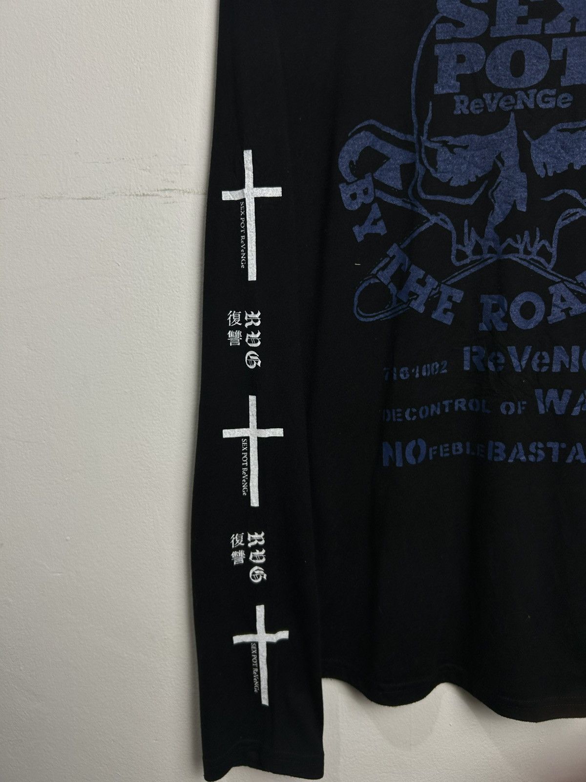 Japanese Brand Sex Pot Revenge ‘WAR’ skull Longsleeve Size US S / EU 44-46 / 1 - 3 Thumbnail