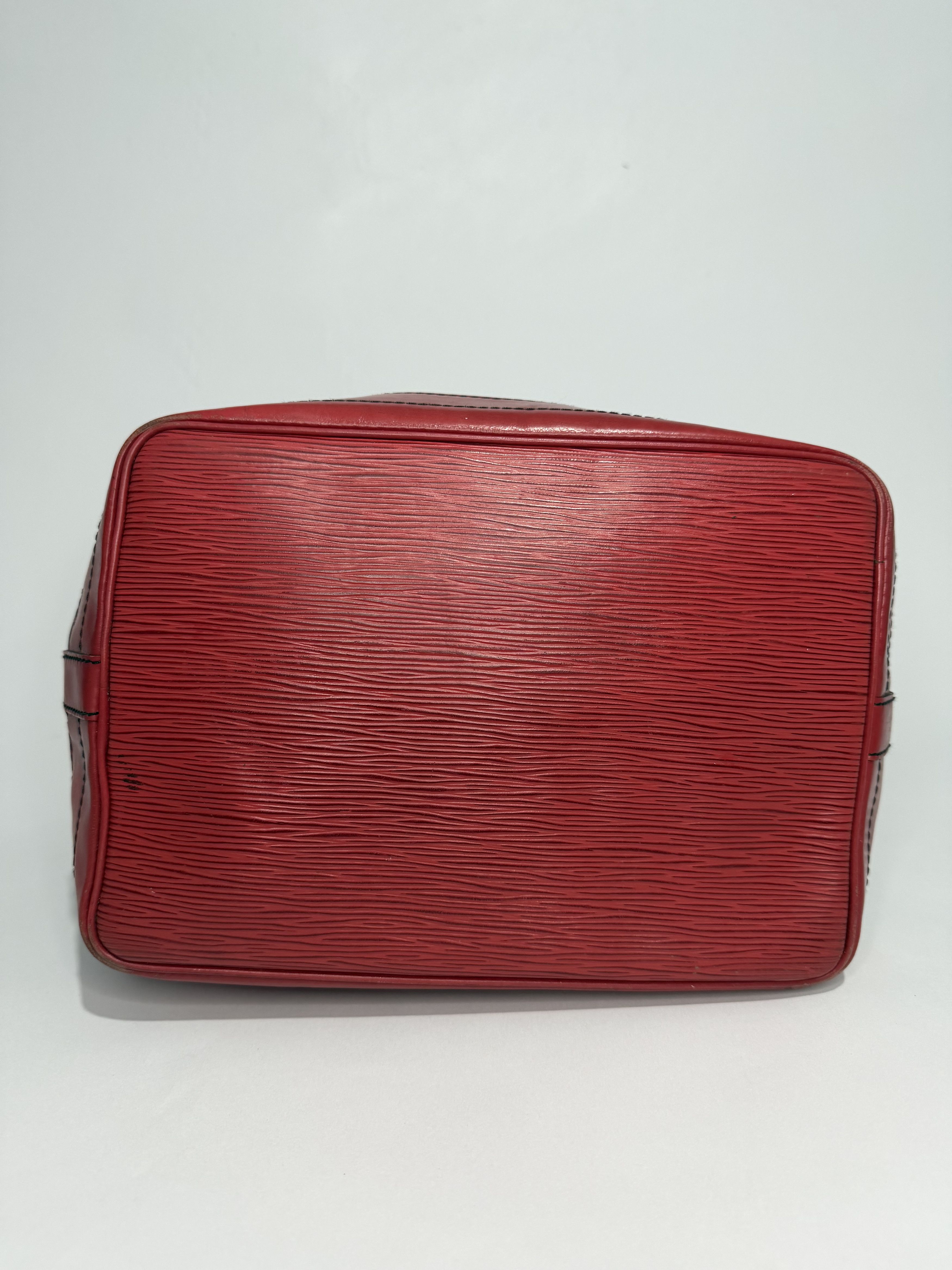 Louis Vuitton LOUIS VUITTON Black/Castilian Red Epi Leather Large Noe Bag Size ONE SIZE - 6 Thumbnail