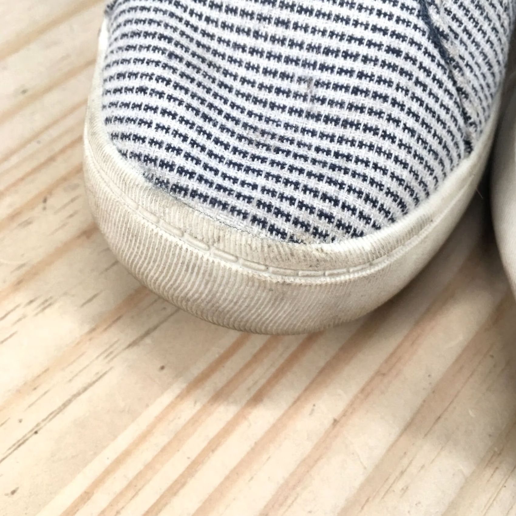Vintage Roxy Shoes Womens 8.5 Walking Sneakers Blue Striped Lace Up Low Top Comfort Shirt Sneaker Womens Adult 8.5 Blue Striped Casual Shoes Mens? Size M / US 6-8 / IT 42-44 - 3 Thumbnail