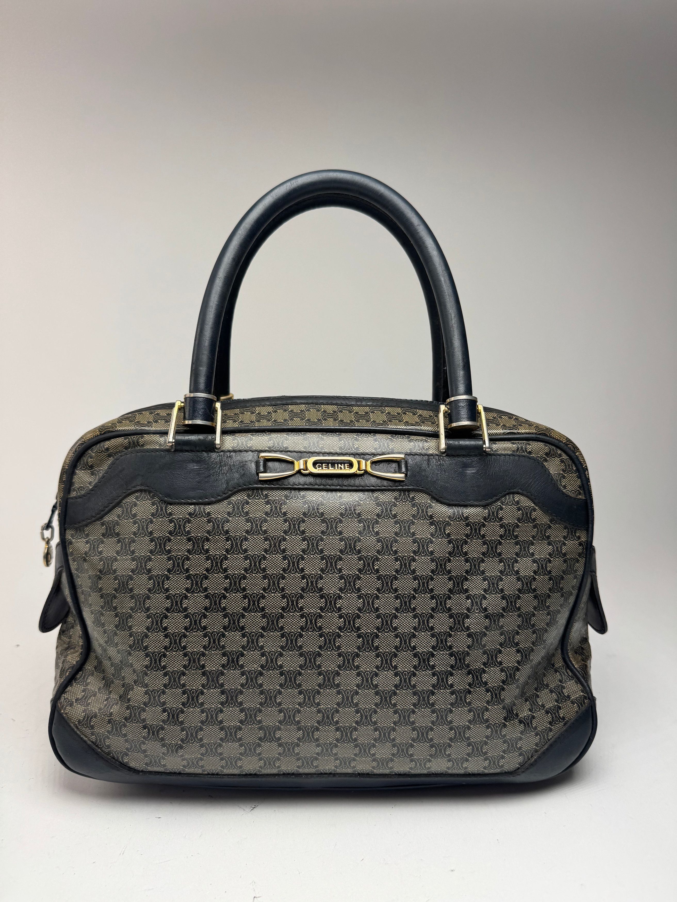 Celine Vintage Paris Triomphe Monogramm Leather Bag Size ONE SIZE - 1 Thumbnail