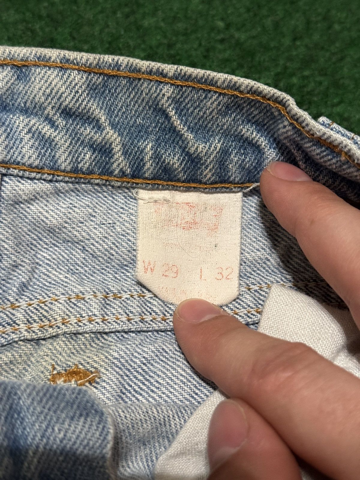 Levi's Vintage Clothing × Vintage Vintage 90s Levi’s 550 Orange Tab Grunge Light Wash Jeans Size US 29 - 4 Thumbnail
