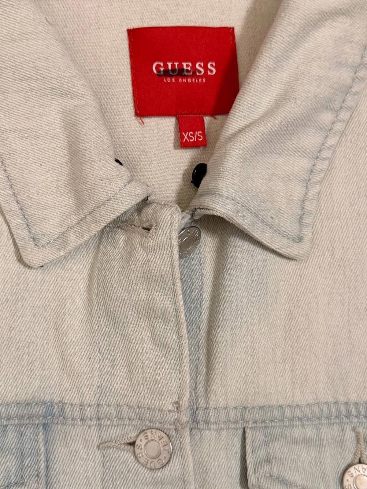 Guess Guess Light Wash Denim Trucker Jacket – Size XS/S Size S / US 4 / IT 40 - 4 Thumbnail