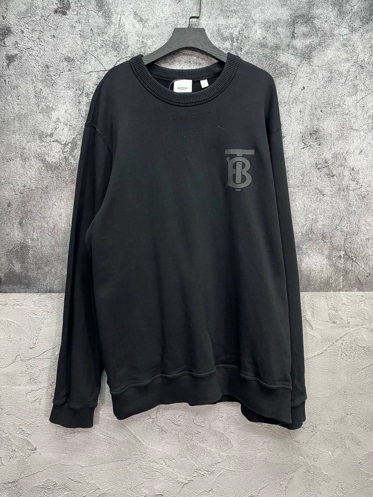 Burberry Burberry TB Logo crewneck sweatshirt L like new Size US L / EU 52-54 / 3 - 1 Thumbnail