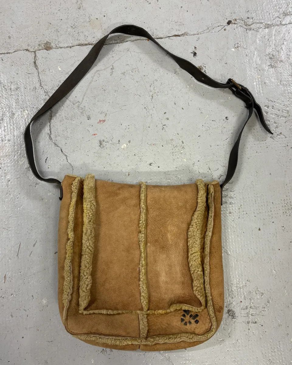 Dolce & Gabbana 2000s Dolce & Gabbana Shearling Beige Shoulder Bag Size ONE SIZE - 1 Thumbnail