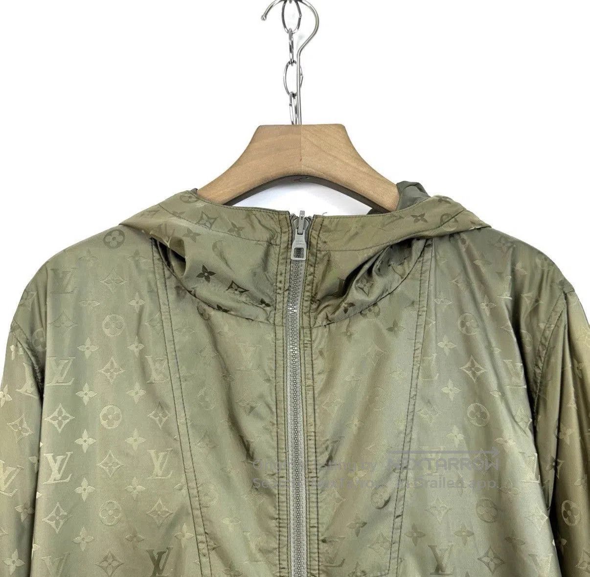 Louis Vuitton Green Hooded Light Jacket with Pattern . Size US M / EU 48-50 / 2 - 4 Thumbnail