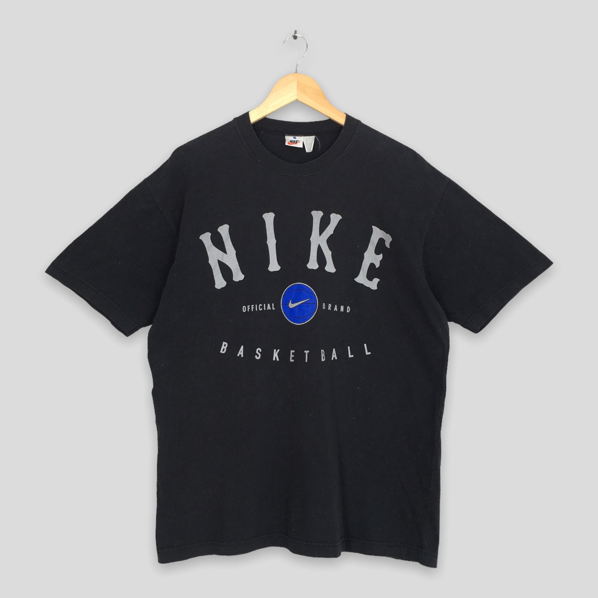 Nike × Vintage Vintage 90's Nike Swoosh Basketball Tshirt Medium Size US M / EU 48-50 / 2 - 1 Thumbnail