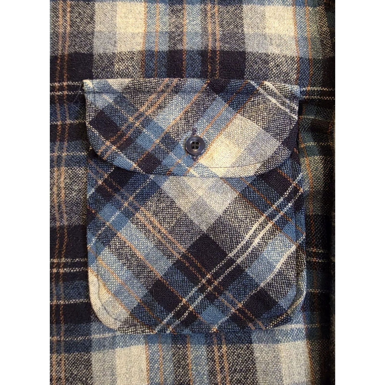 Pendleton VINTAGE Pendleton Button-Up Shirt Mens Medium Wool Flannel Blue Plaid EUC Size US M / EU 48-50 / 2 - 4 Thumbnail