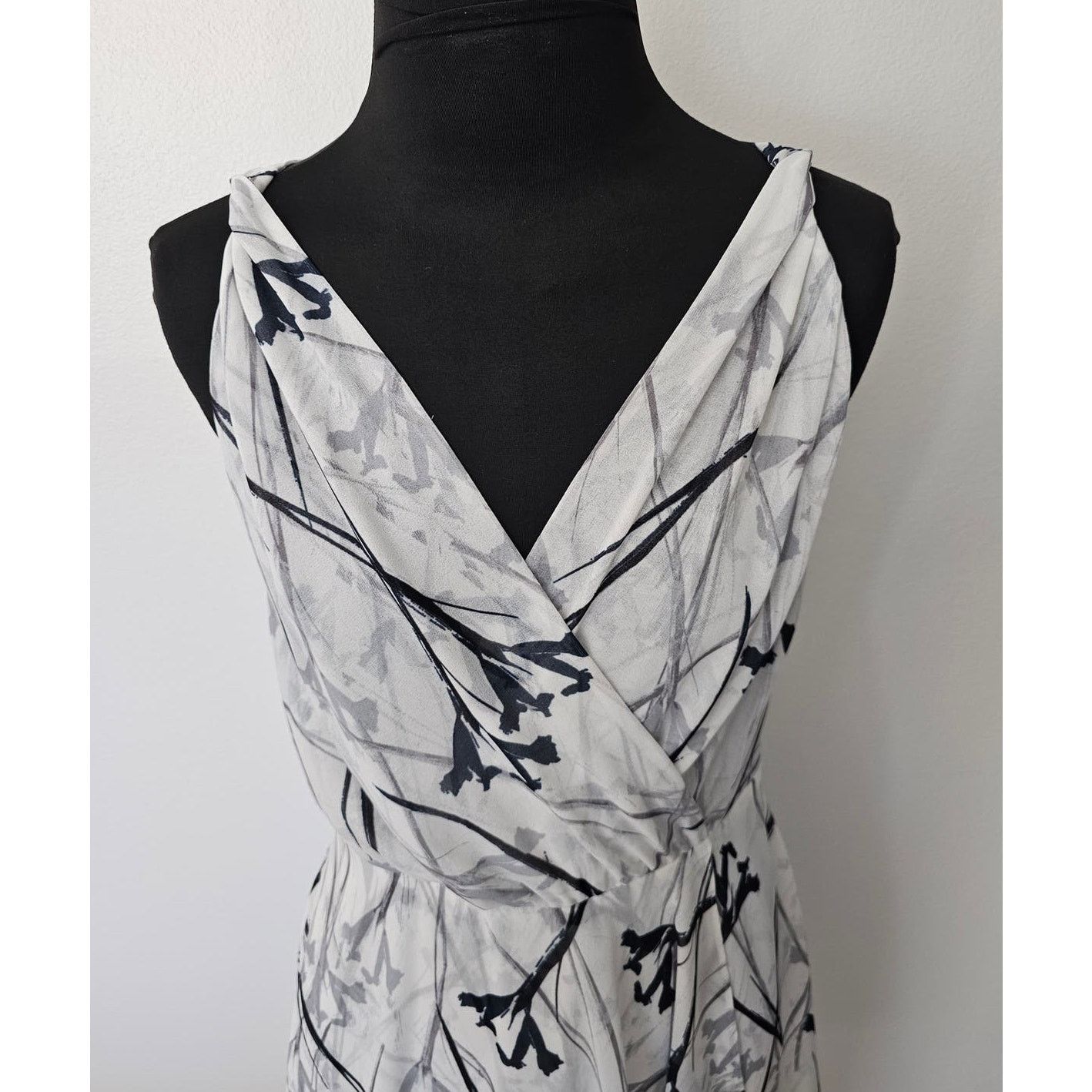 Reiss REISS Elsie Fit-and-Flare Printed Faux Wrap Chiffon Dress 6 Size M / US 6-8 / IT 42-44 - 3 Thumbnail