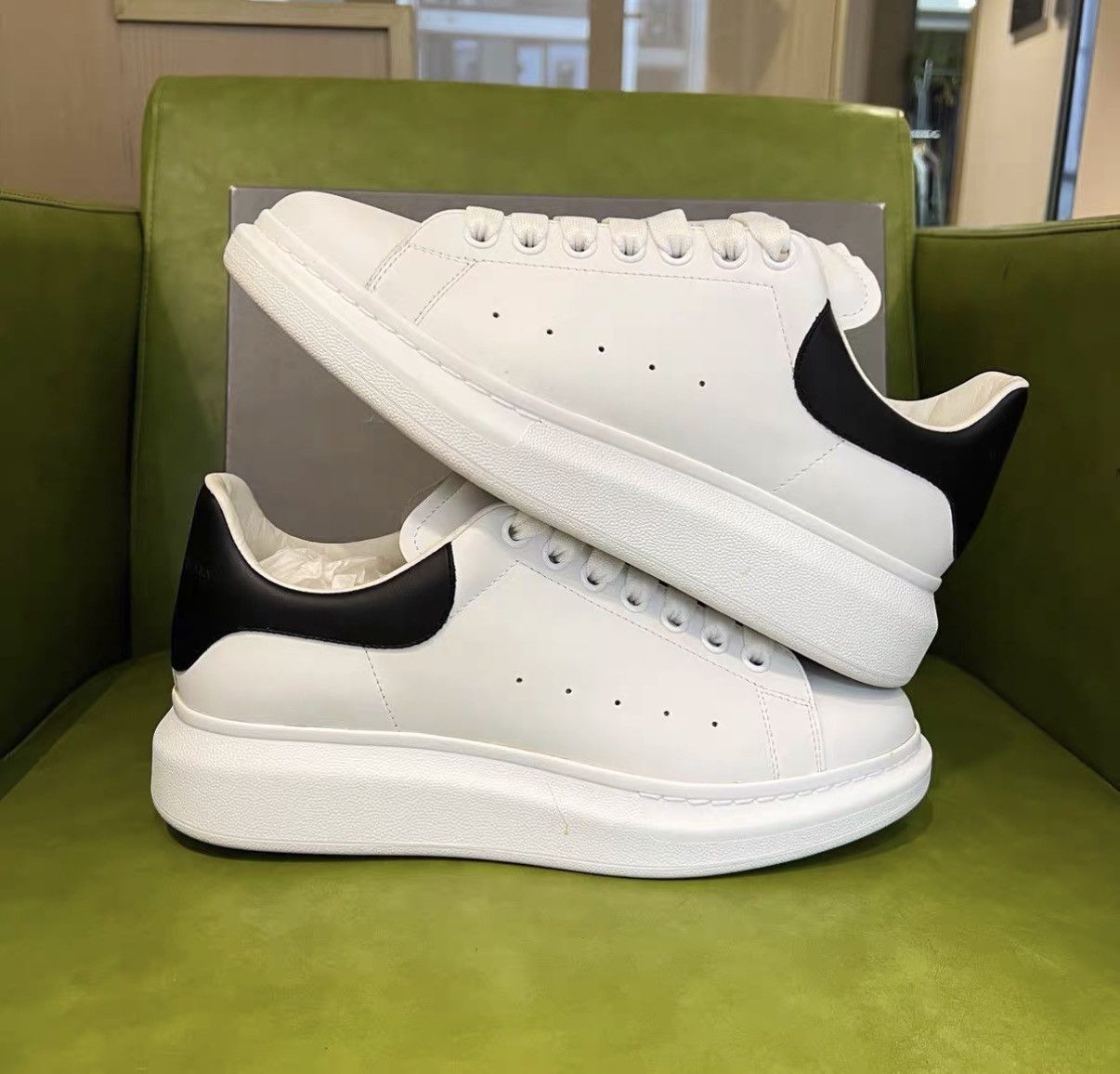 Alexander McQueen Alexander McQueen Black Tail Sneakers J42 Size US 8 / EU 41 - 4 Thumbnail