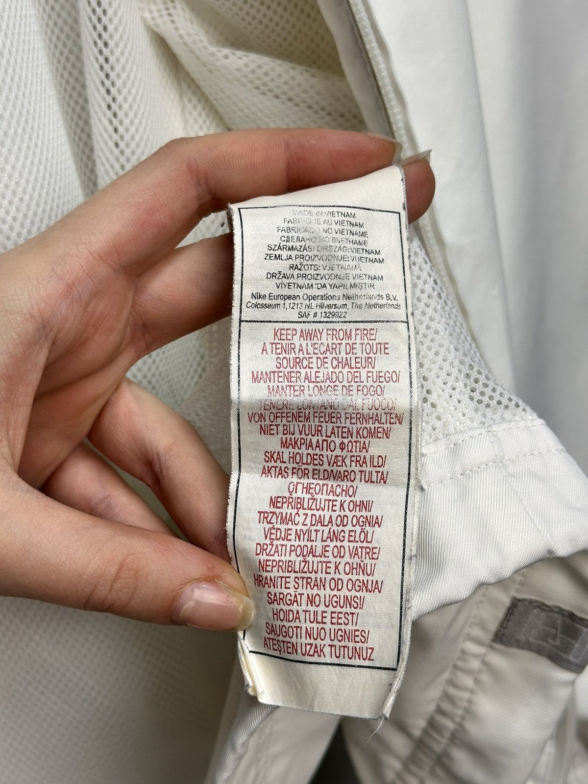 Nike Rare Nike white track jacket minimal Y2K Nylon streetwear Size US S / EU 44-46 / 1 - 9 Thumbnail