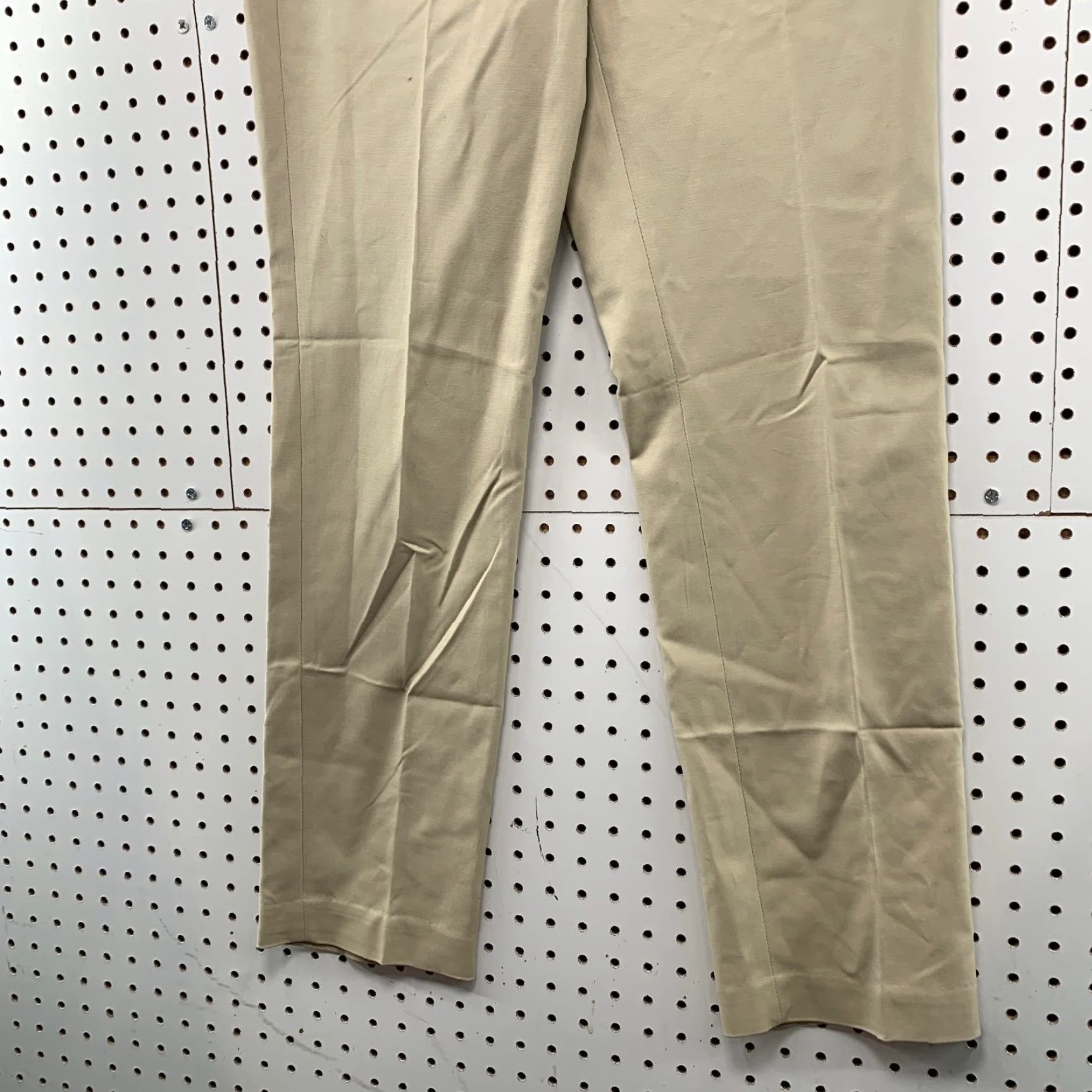 Liz Claiborne Liz Claiborne Pants Womens 10 Beige Chino Slim Fit 32x30 Slimming Classic Slimming Size 32" / US 10 / IT 46 - 3 Thumbnail