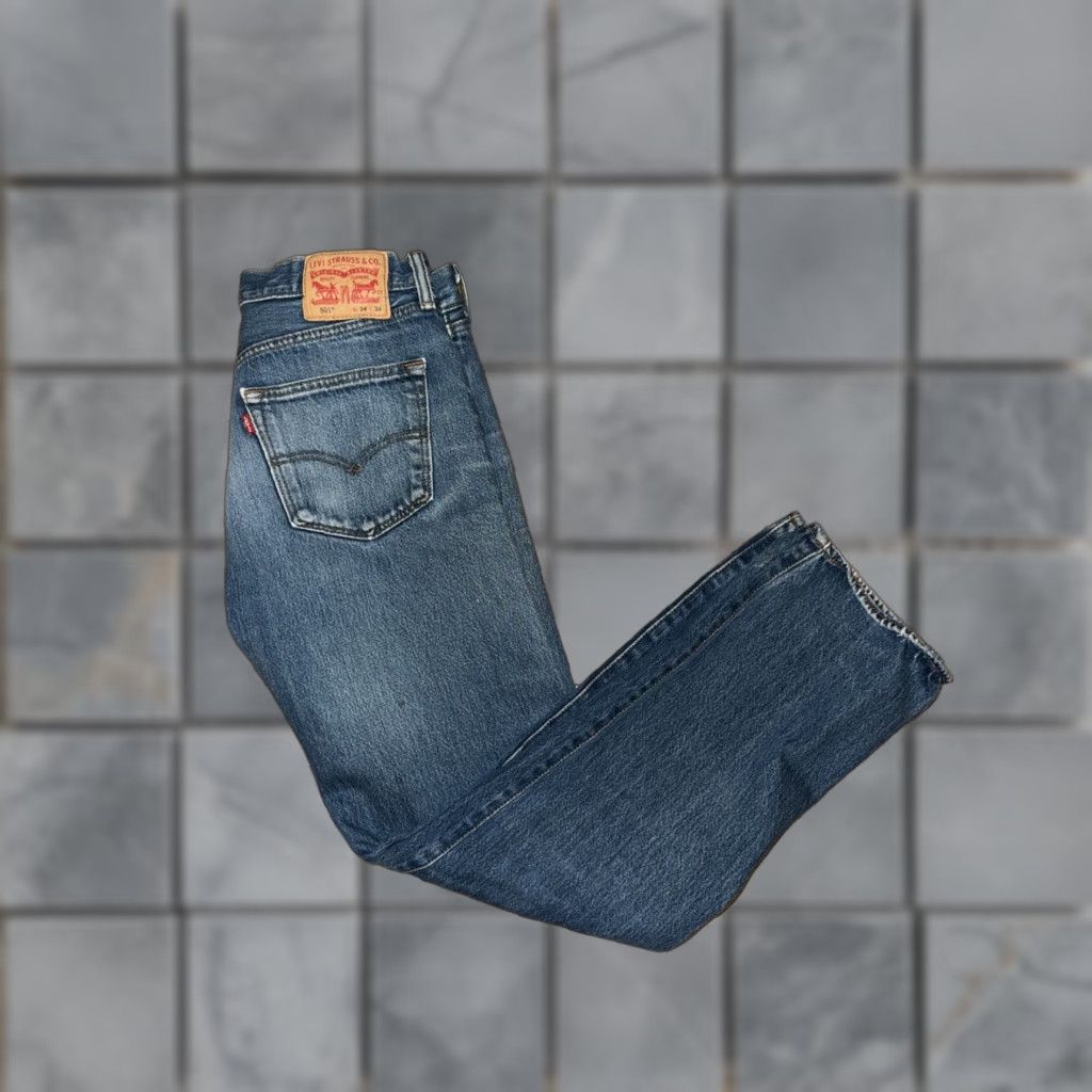 Levi's VINTAGE Levi's 501 Jeans Denim Blue 90s Button Fly 32x31 Mens Regular Straight Jeans Size US 32 / EU 48 - 1 Thumbnail
