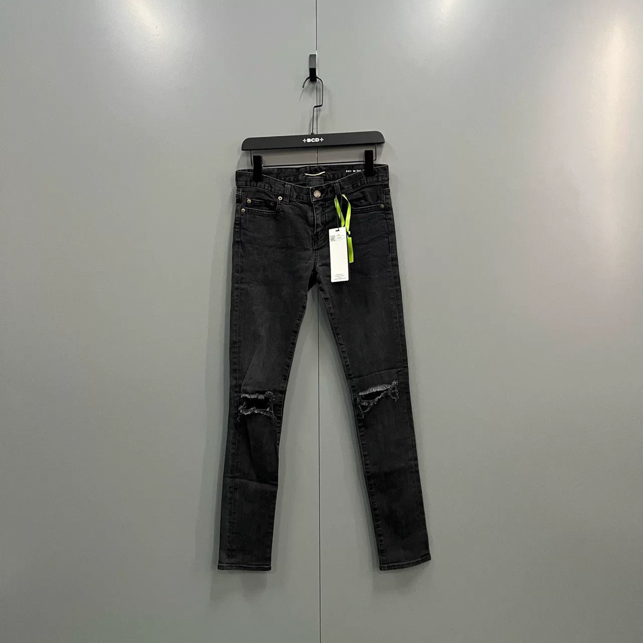 saint laurent distressed denim pants size 27