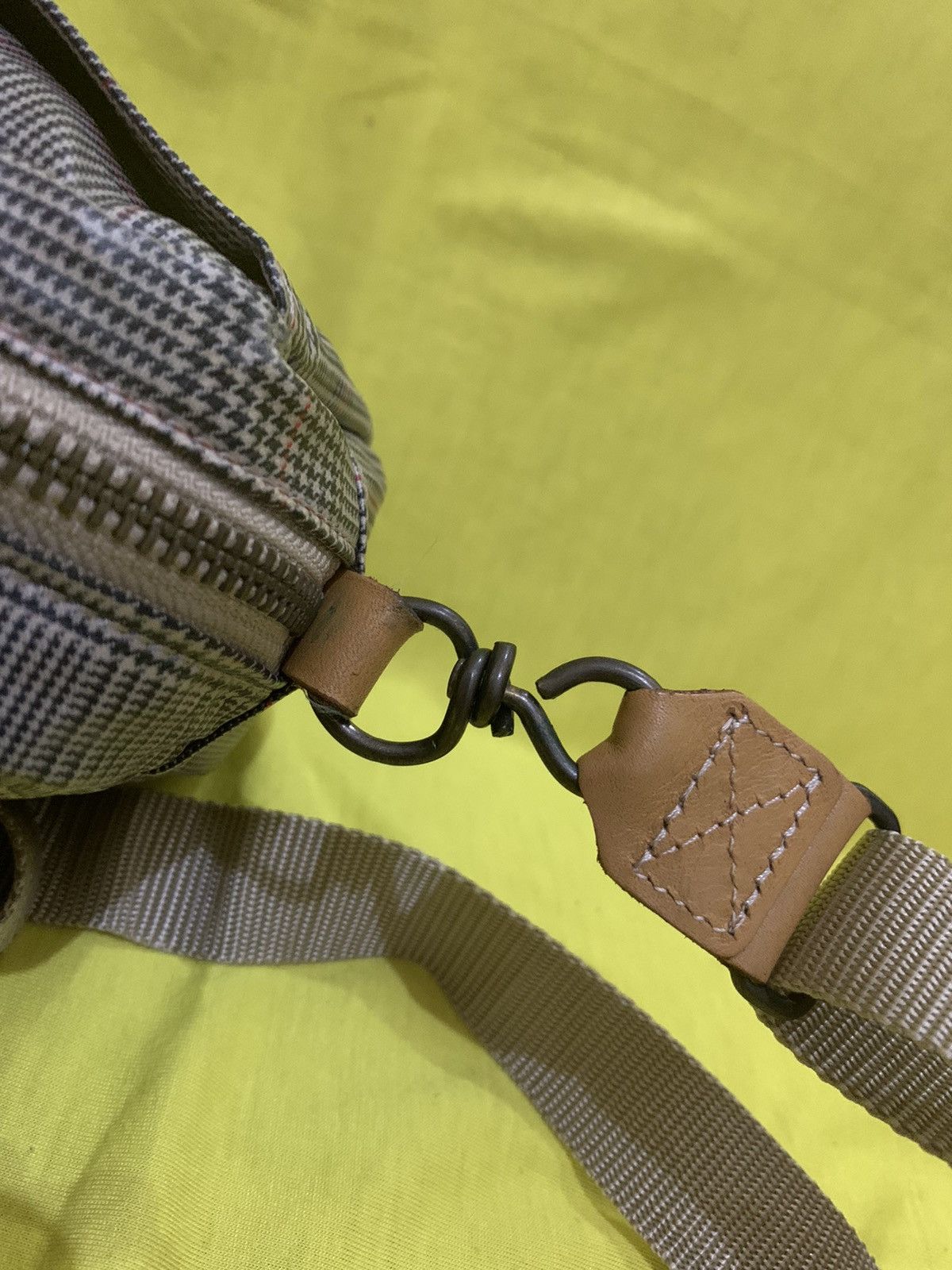 Issey Miyake Tsumori Chisato Carry By Issey Miyake Houndstooth Sling Bag Size ONE SIZE - 11 Thumbnail