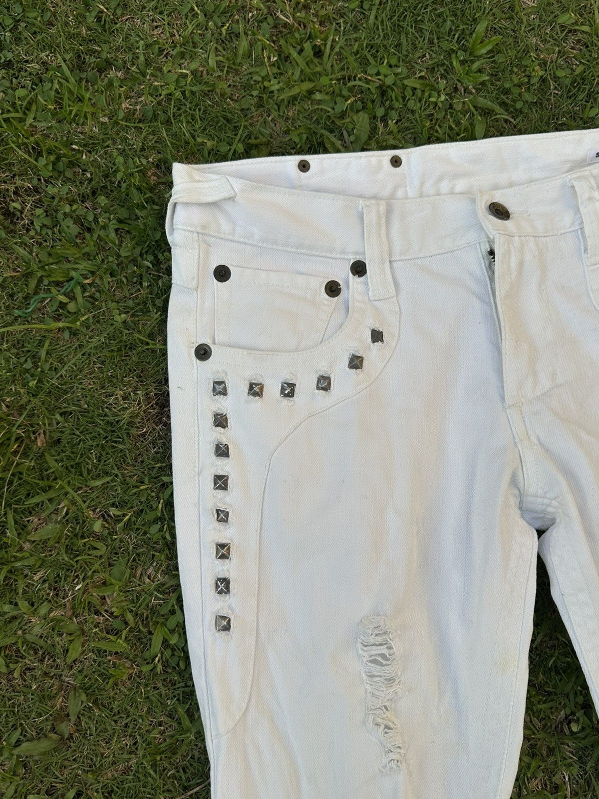 semanticdesign Semanticdesign Studded Pocket Flare White Denim Size US 30 / EU 46 - 18 Thumbnail